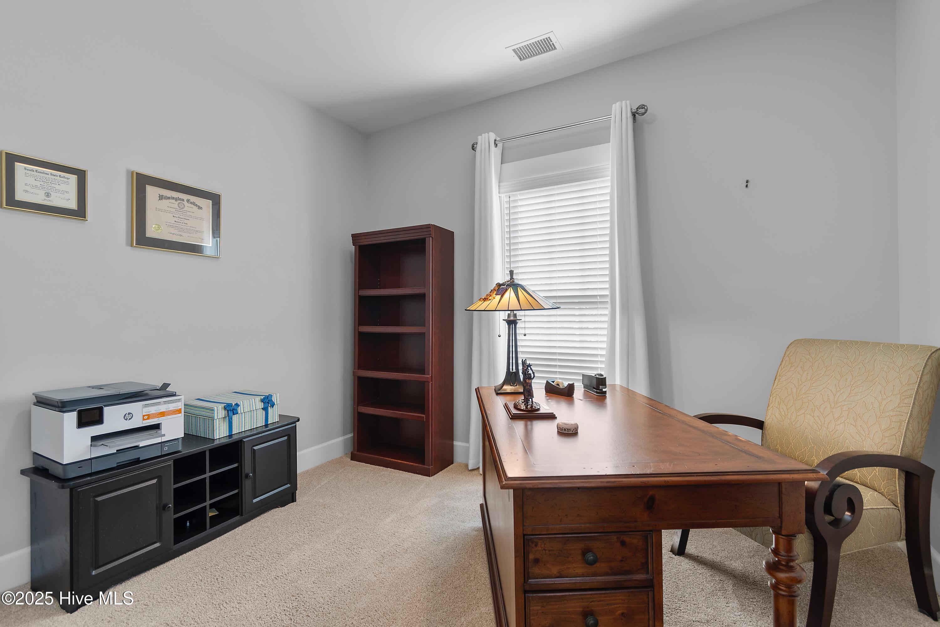 100537733 | Photo 51