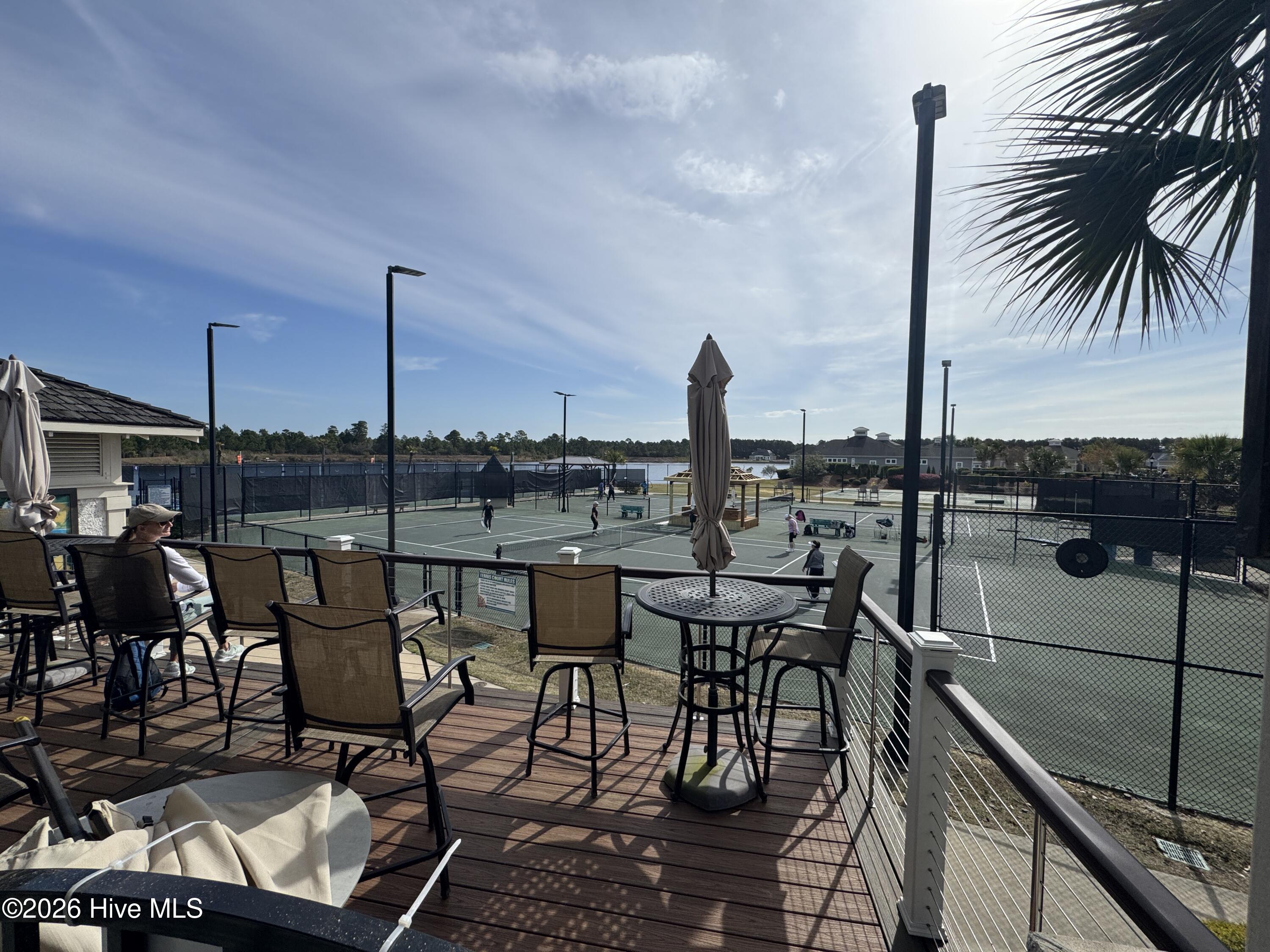 100564015 | Photo 40