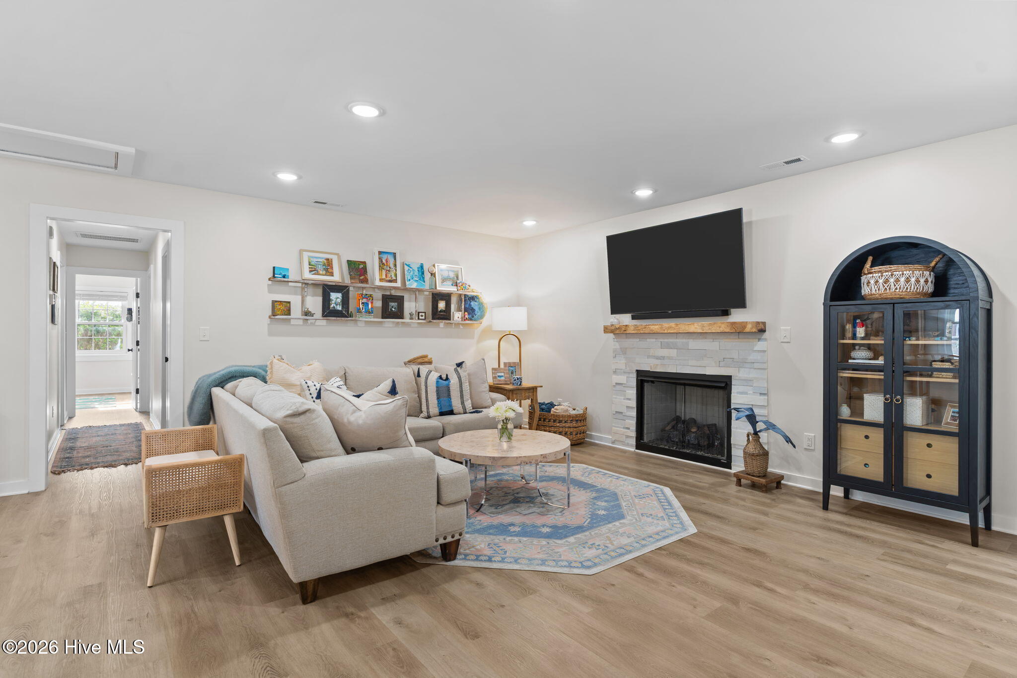 100552311 | Photo 25