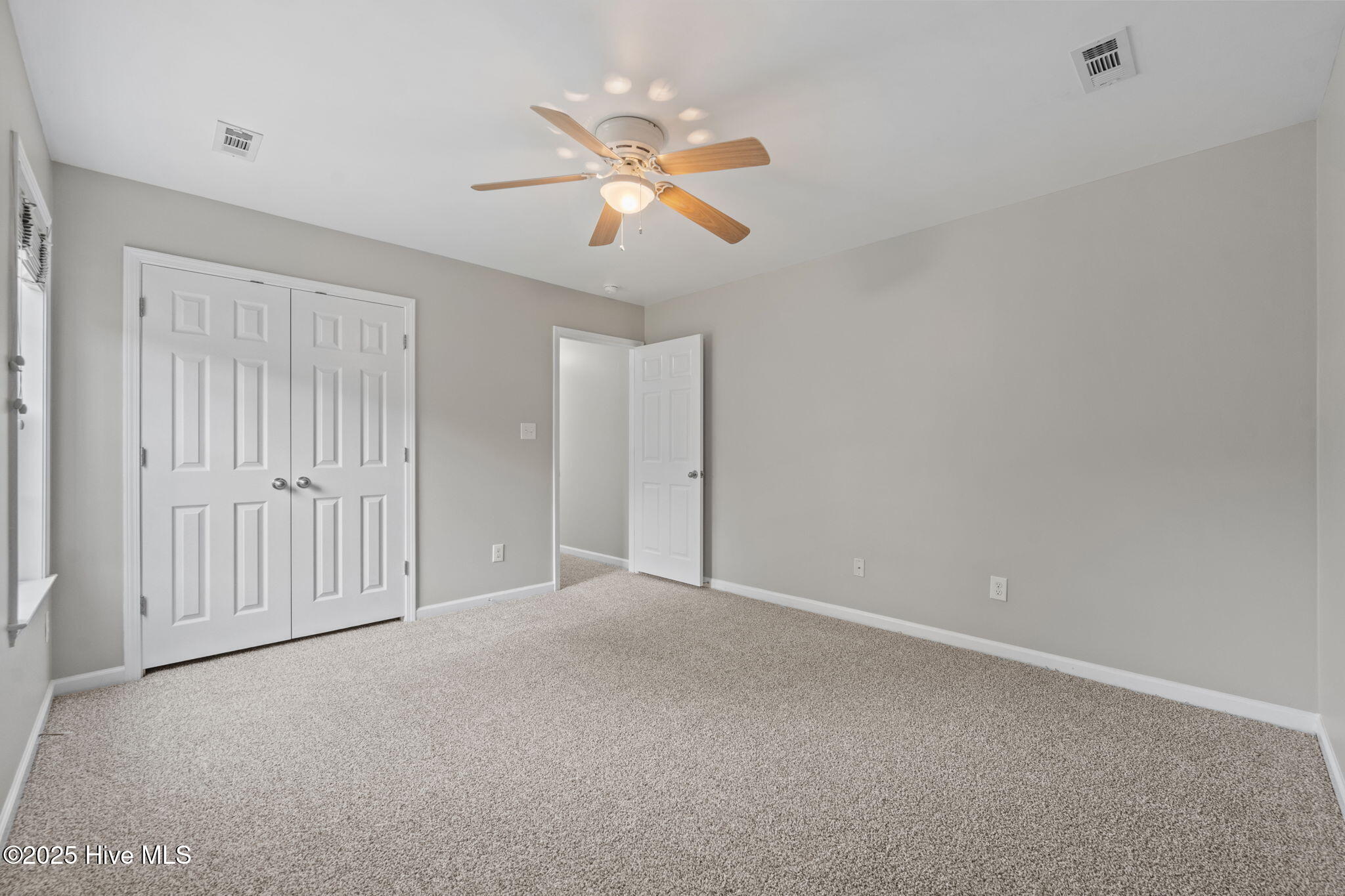 100539227 | Photo 31