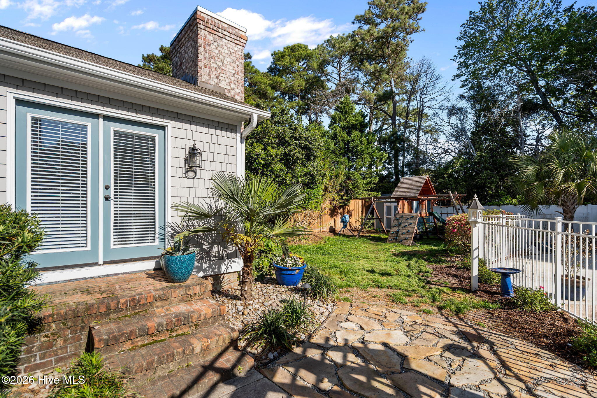 100565239 | Photo 55