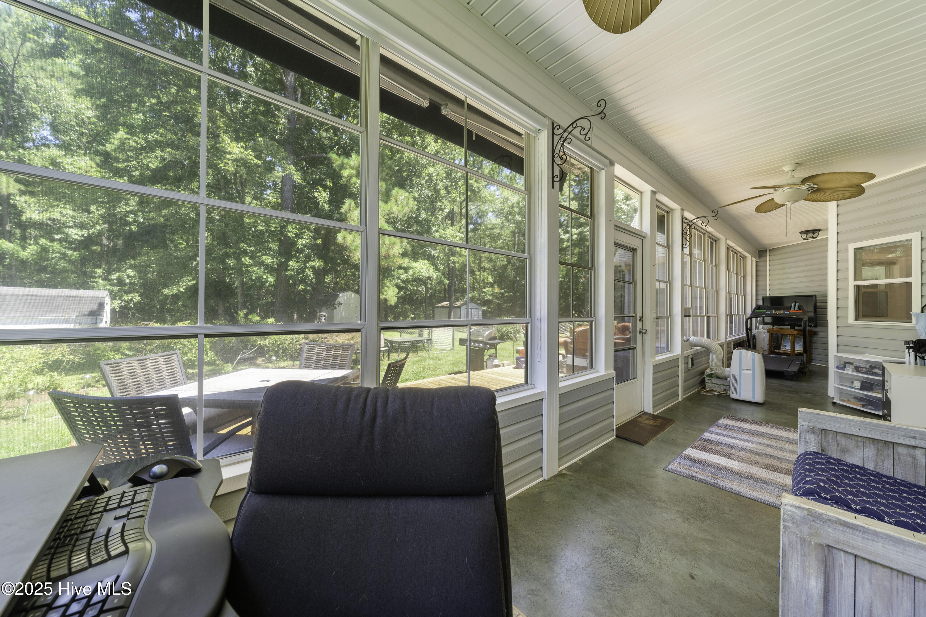 100487649 | Photo 31