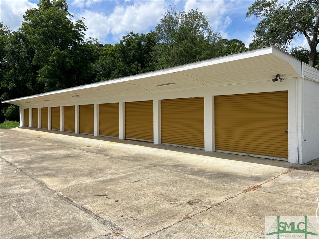 10 storage units