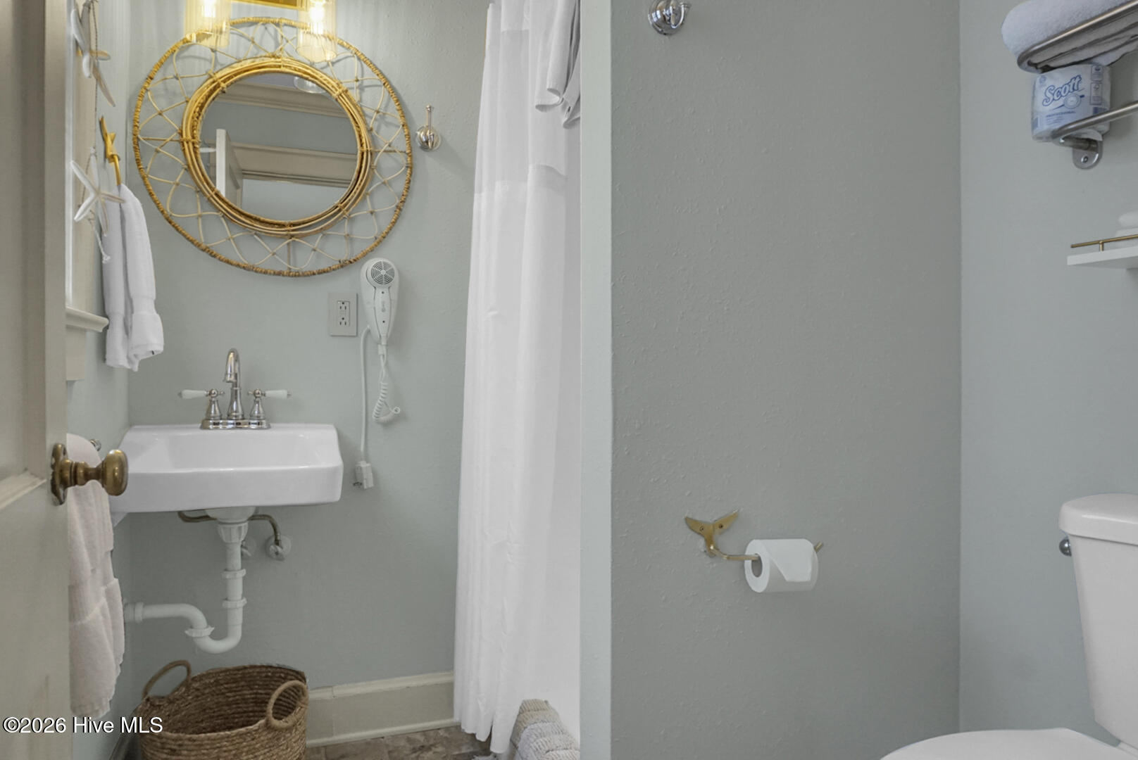 100555839 | Photo 72