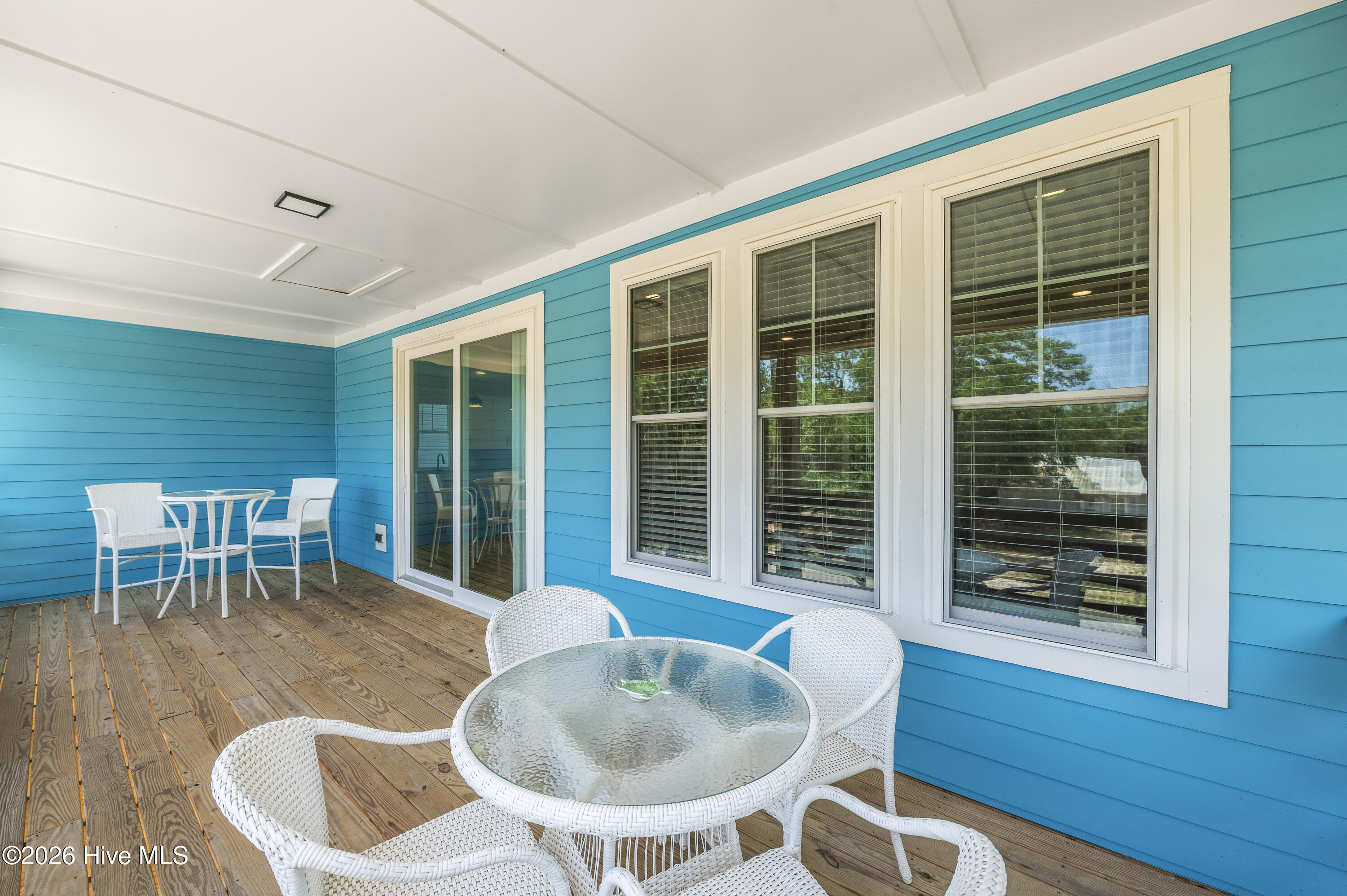 100558467 | Photo 18