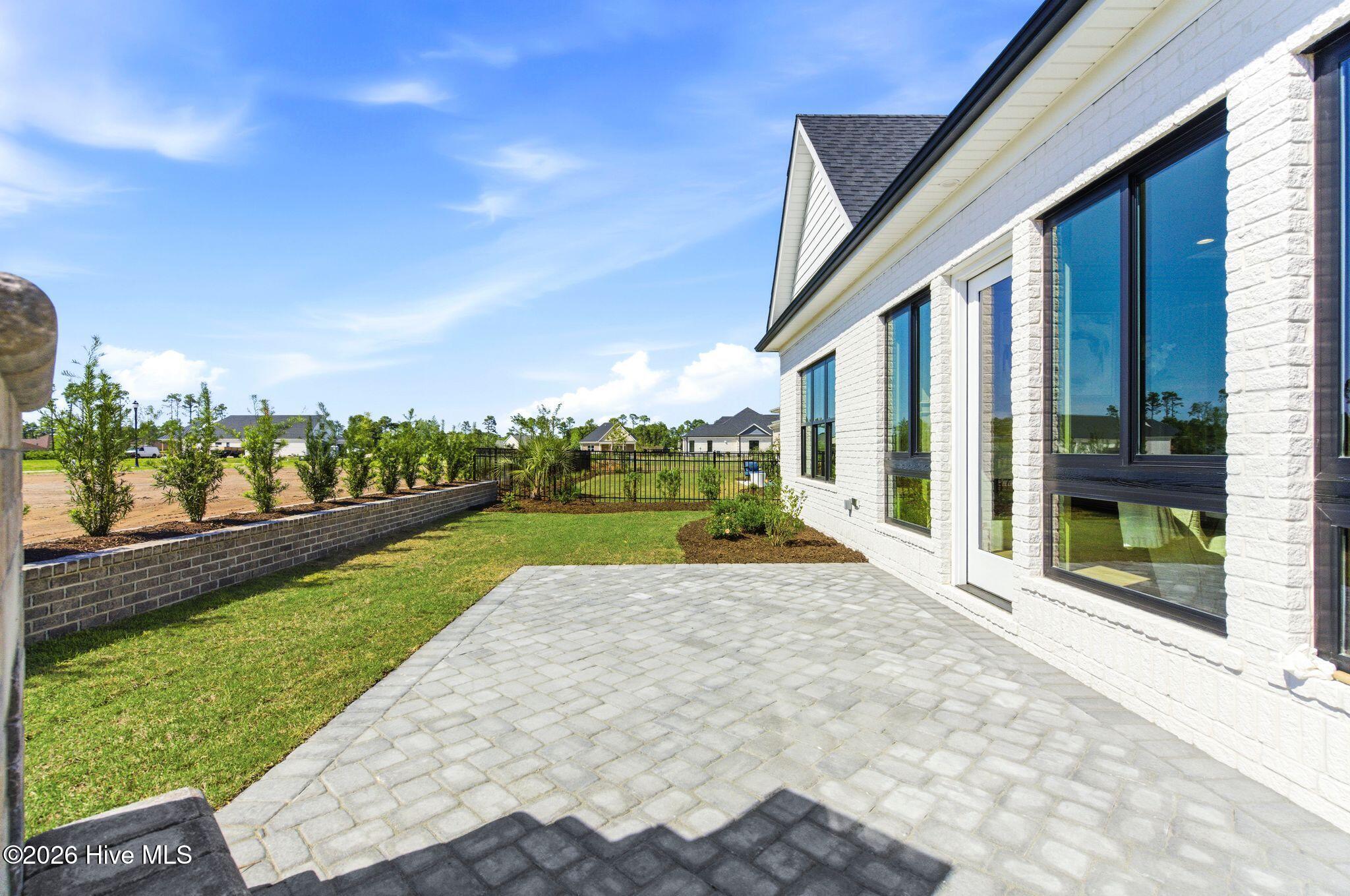 100570119 | Photo 66