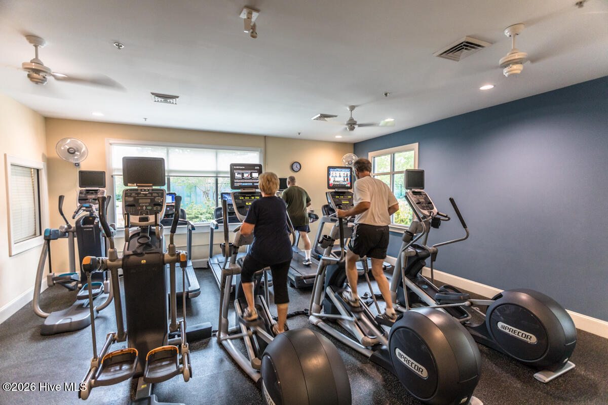 100564727 | Photo 41