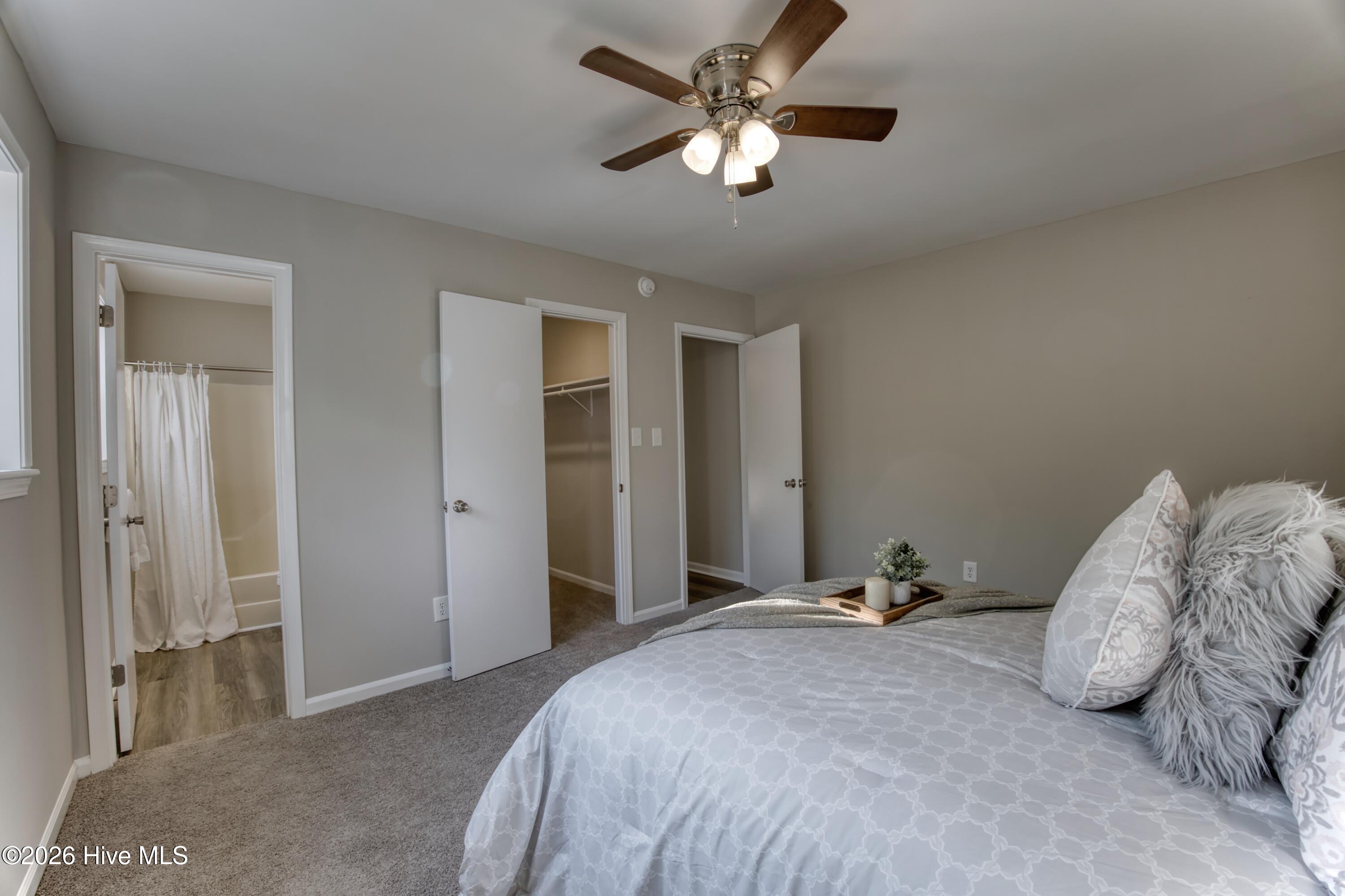 100561992 | Photo 18