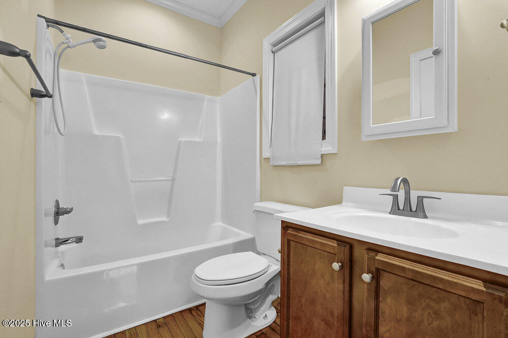 100550856 | Photo 12