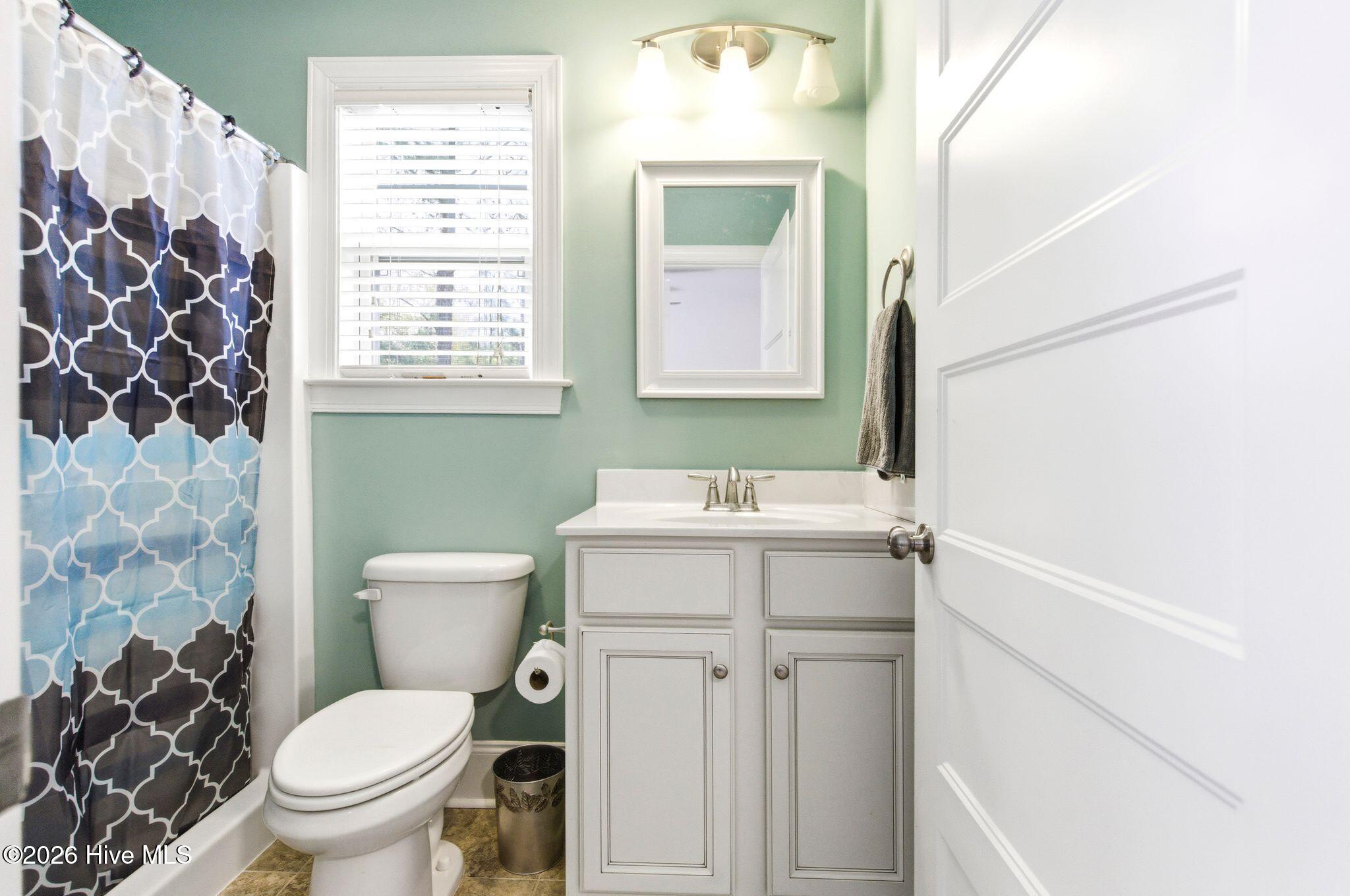 100564498 | Photo 38