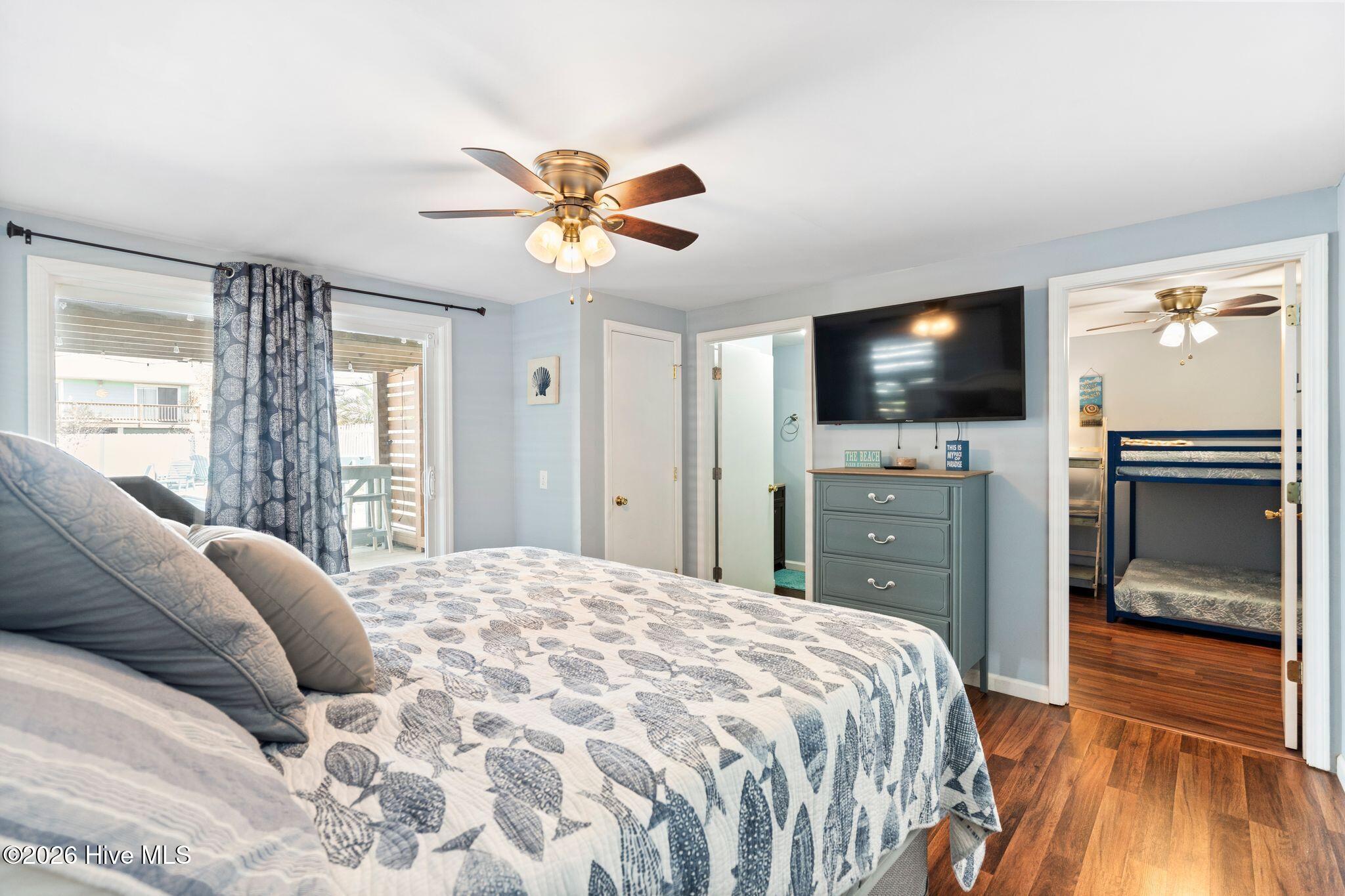 100559902 | Photo 43