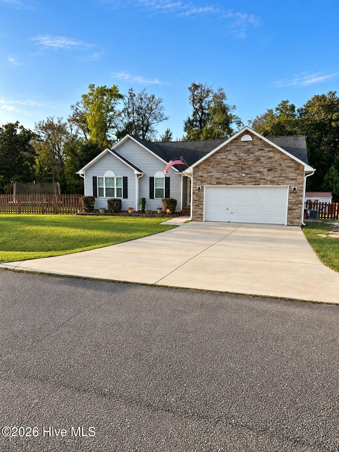 210 Gillespie Drive, Hubert, NC 28539 – photo 2