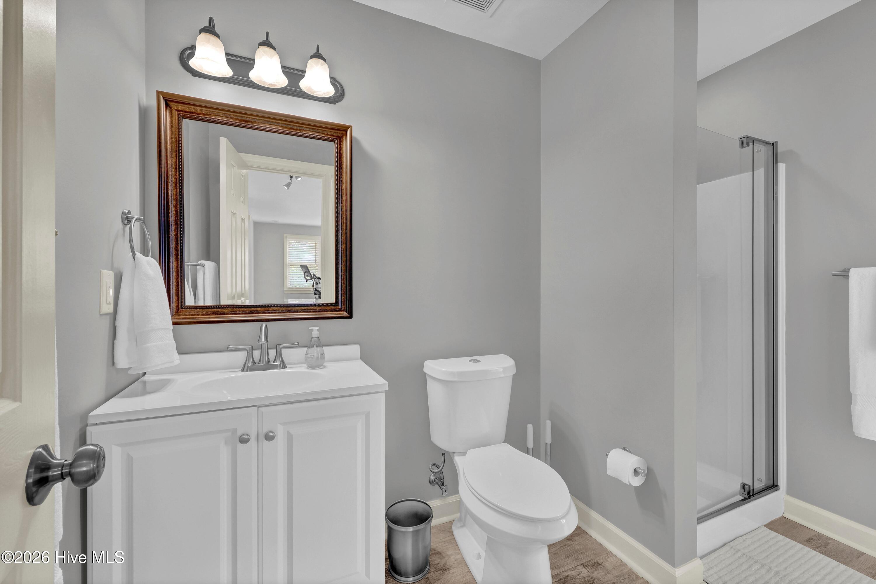 100566013 | Photo 34