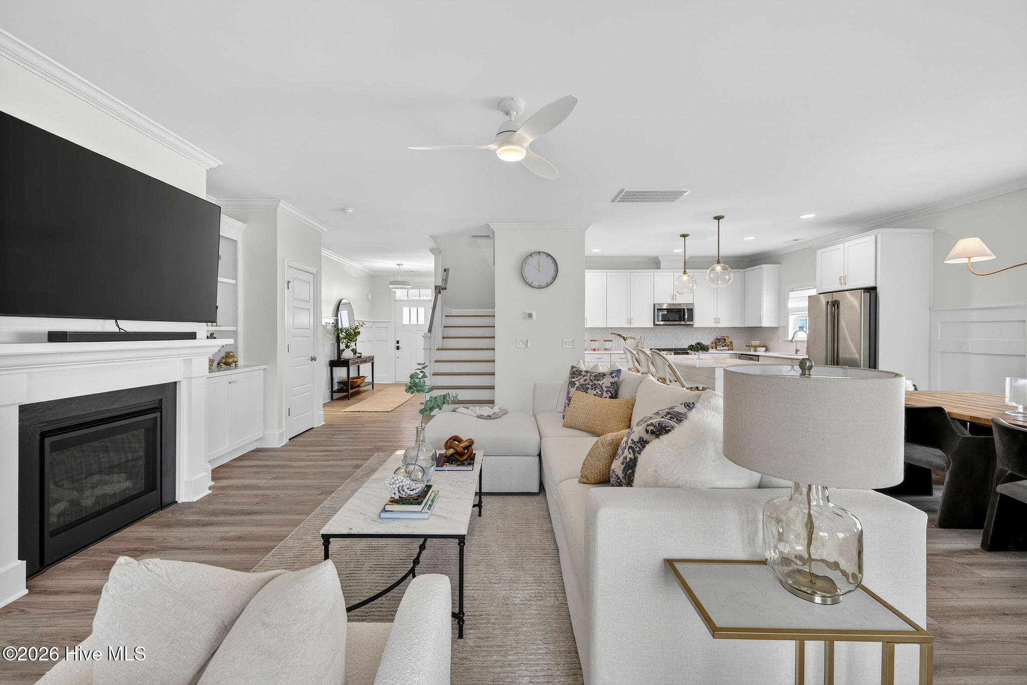 100558378 | Photo 11