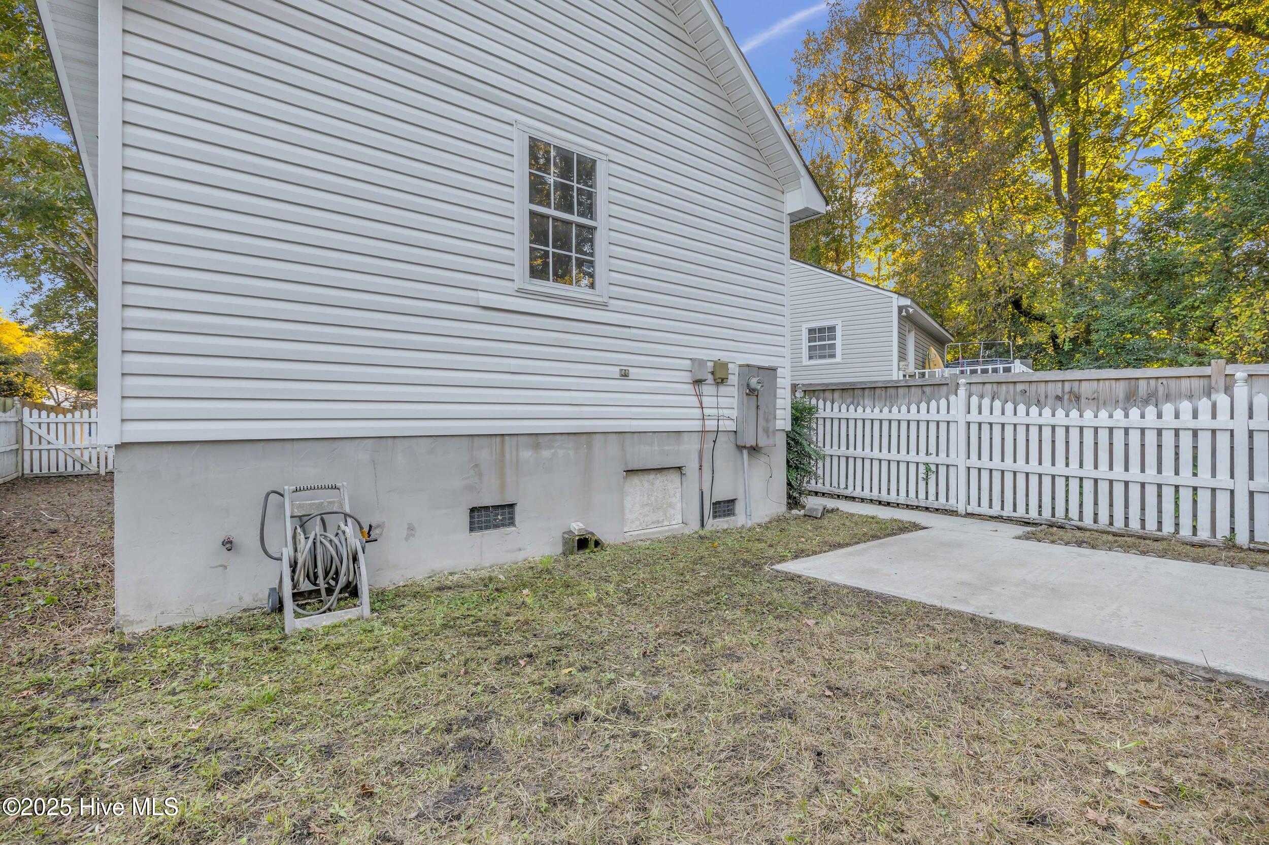 100540168 | Photo 28