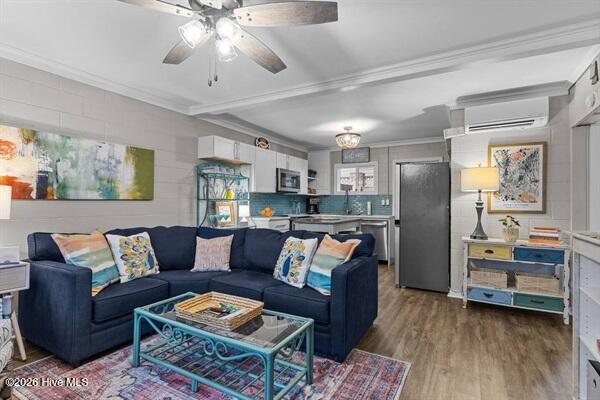 100557665 | Photo 37