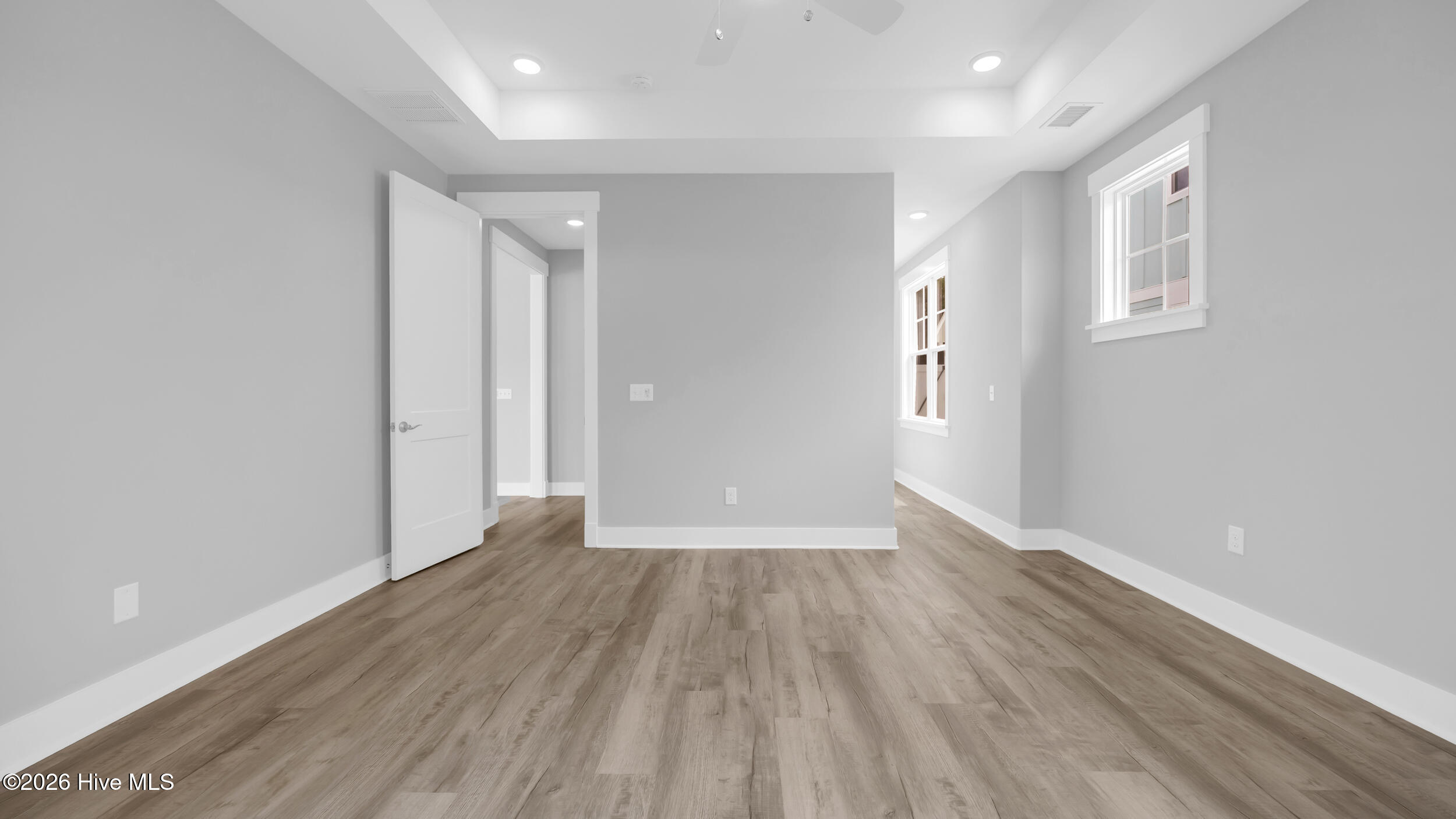 100549844 | Photo 27