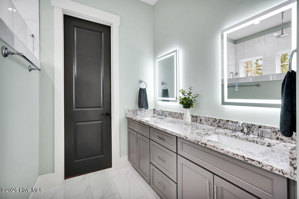 100564545 | Photo 23