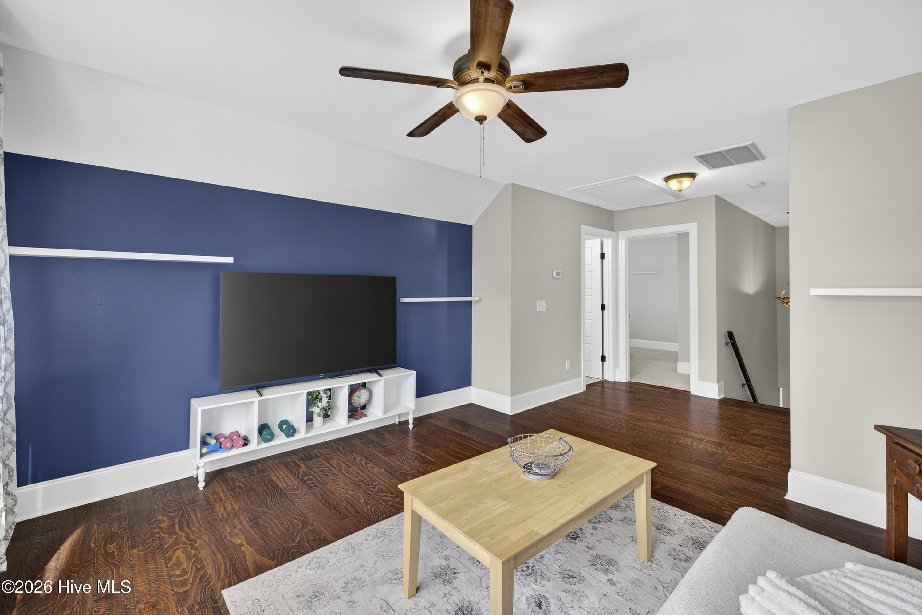 100562294 | Photo 41