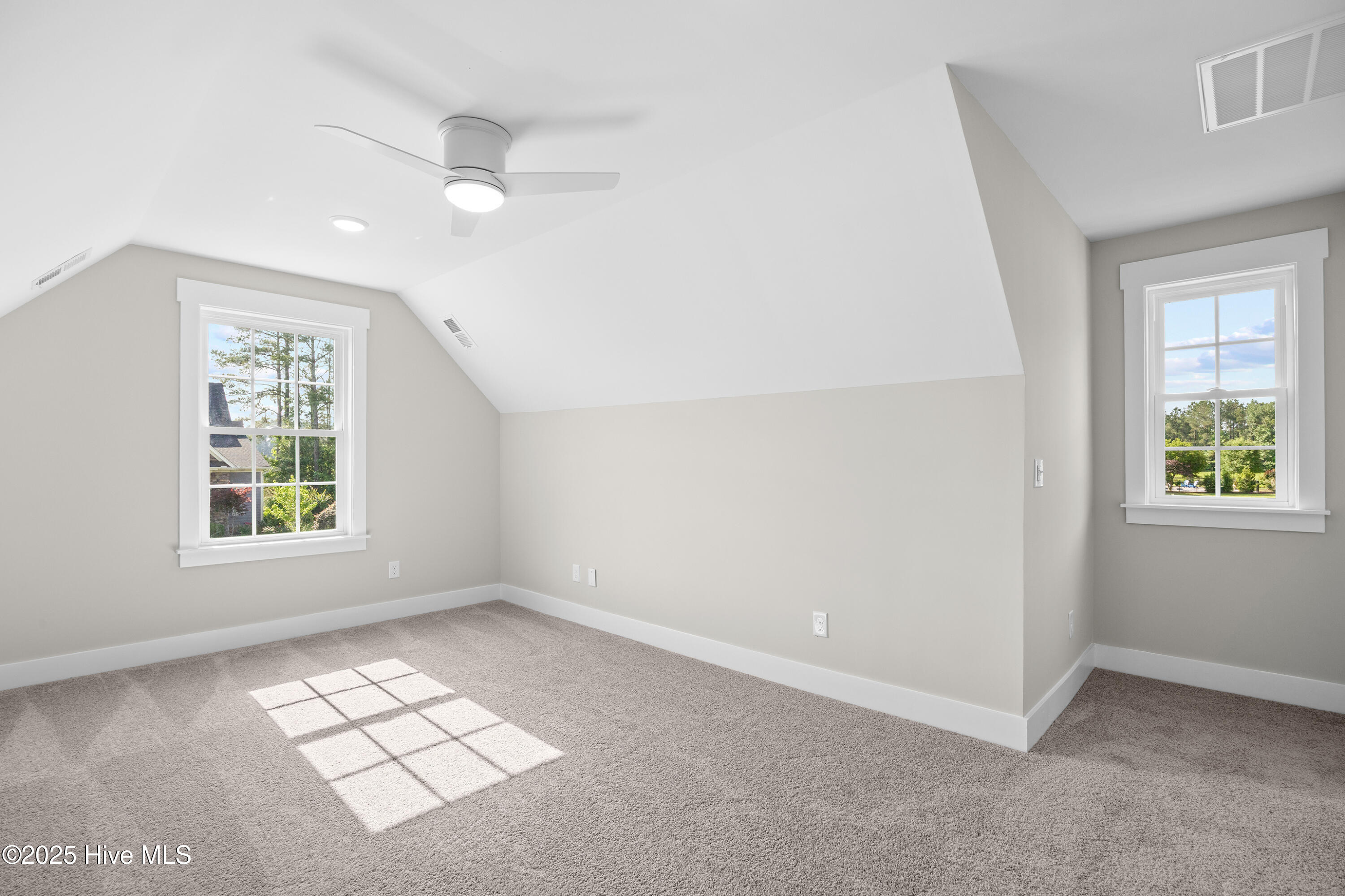 100472156 | Photo 31