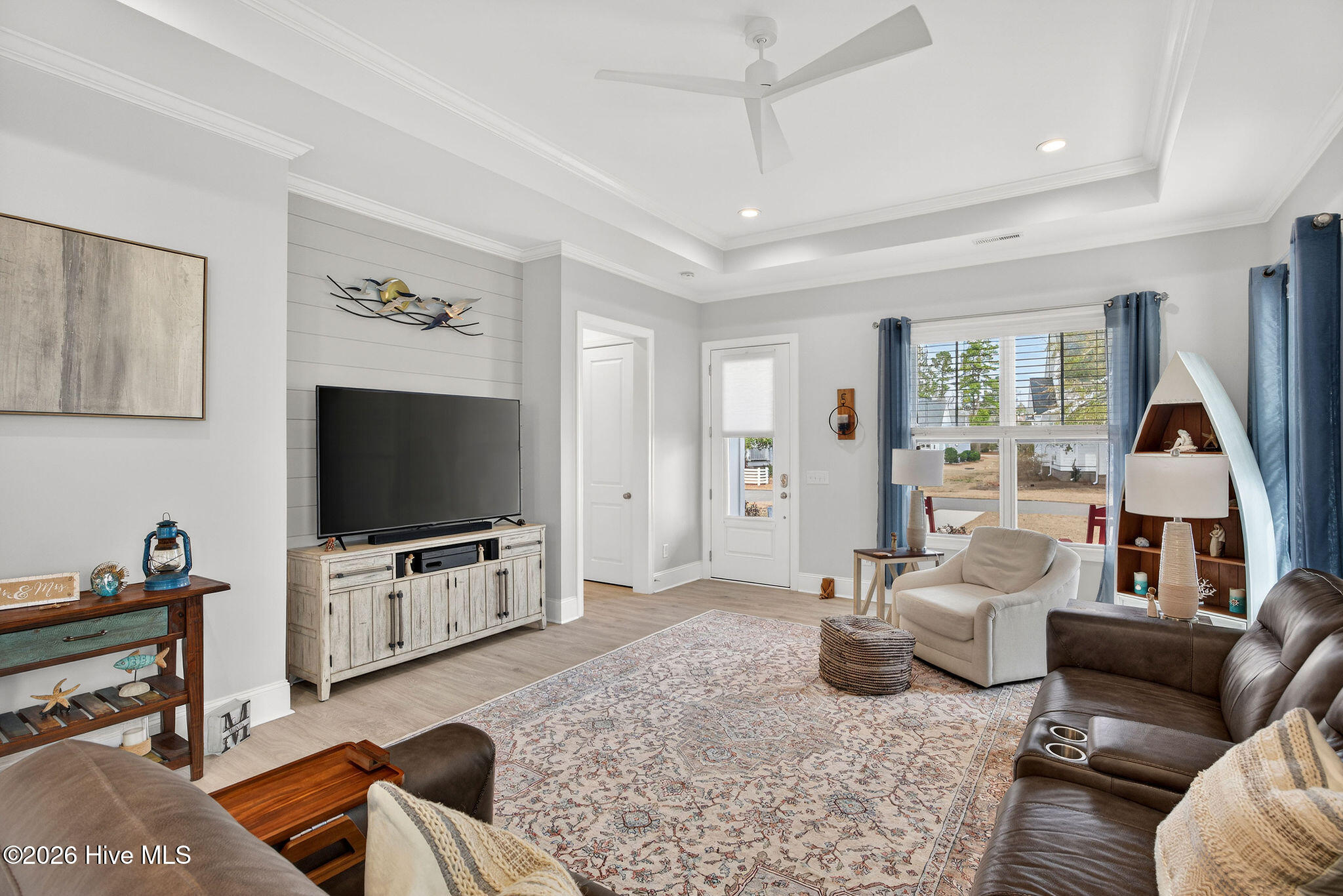 100557303 | Photo 13