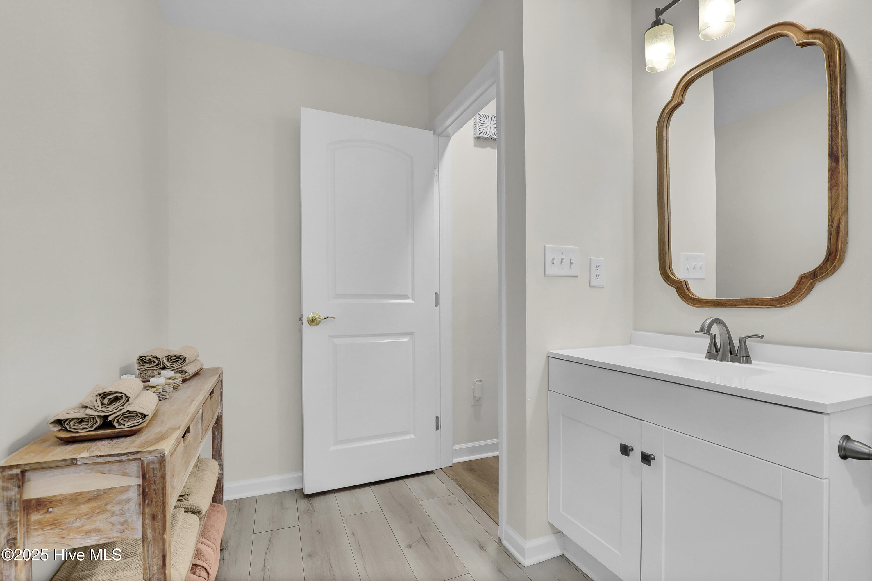 100537816 | Photo 23