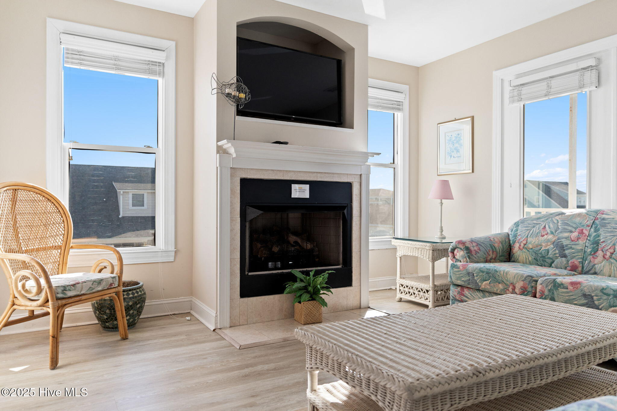 100541460 | Photo 46