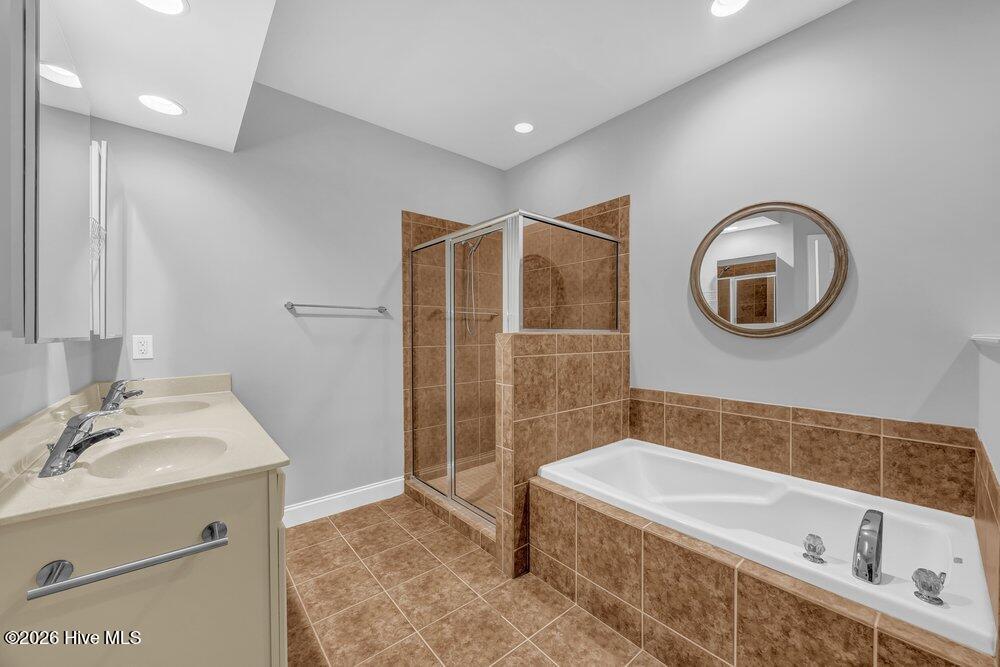 100552170 | Photo 23