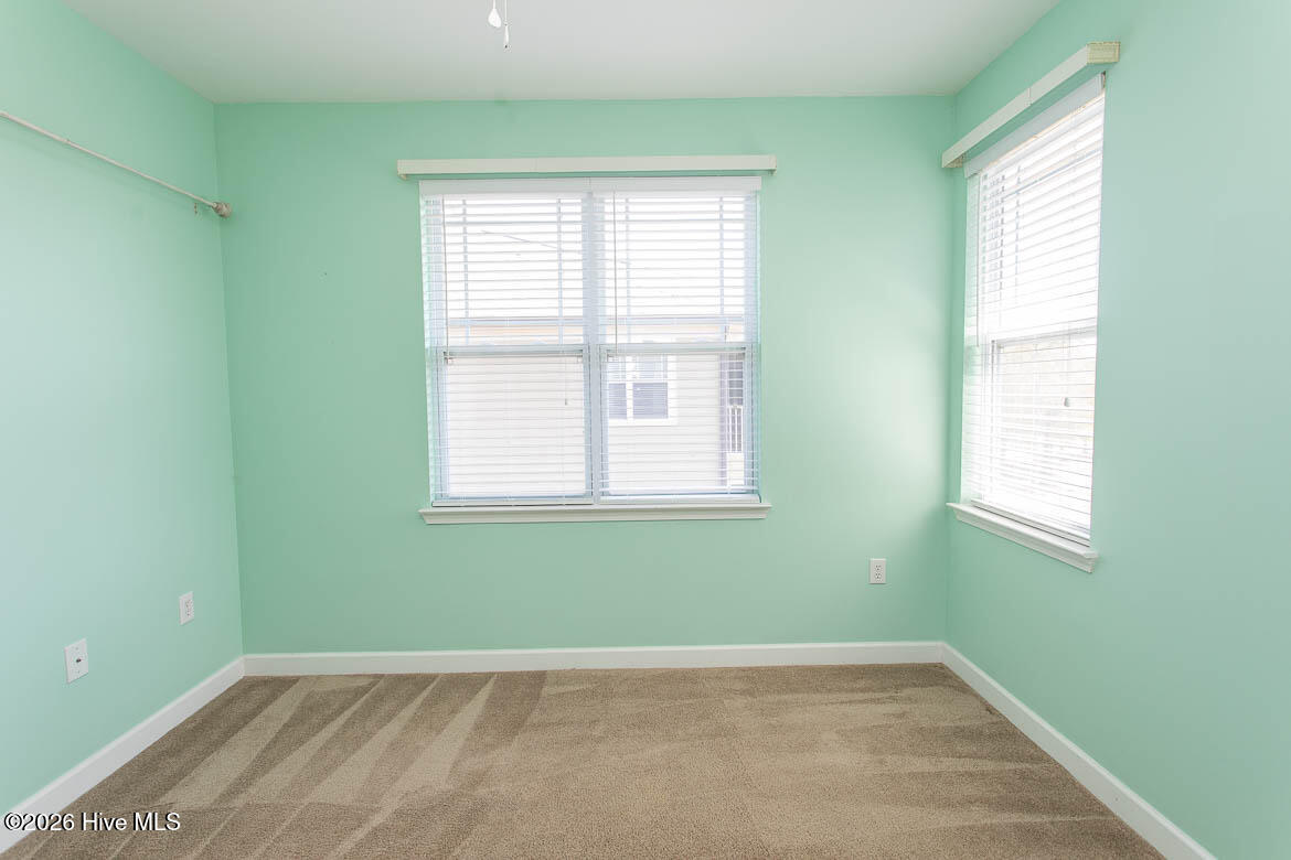 100564838 | Photo 26