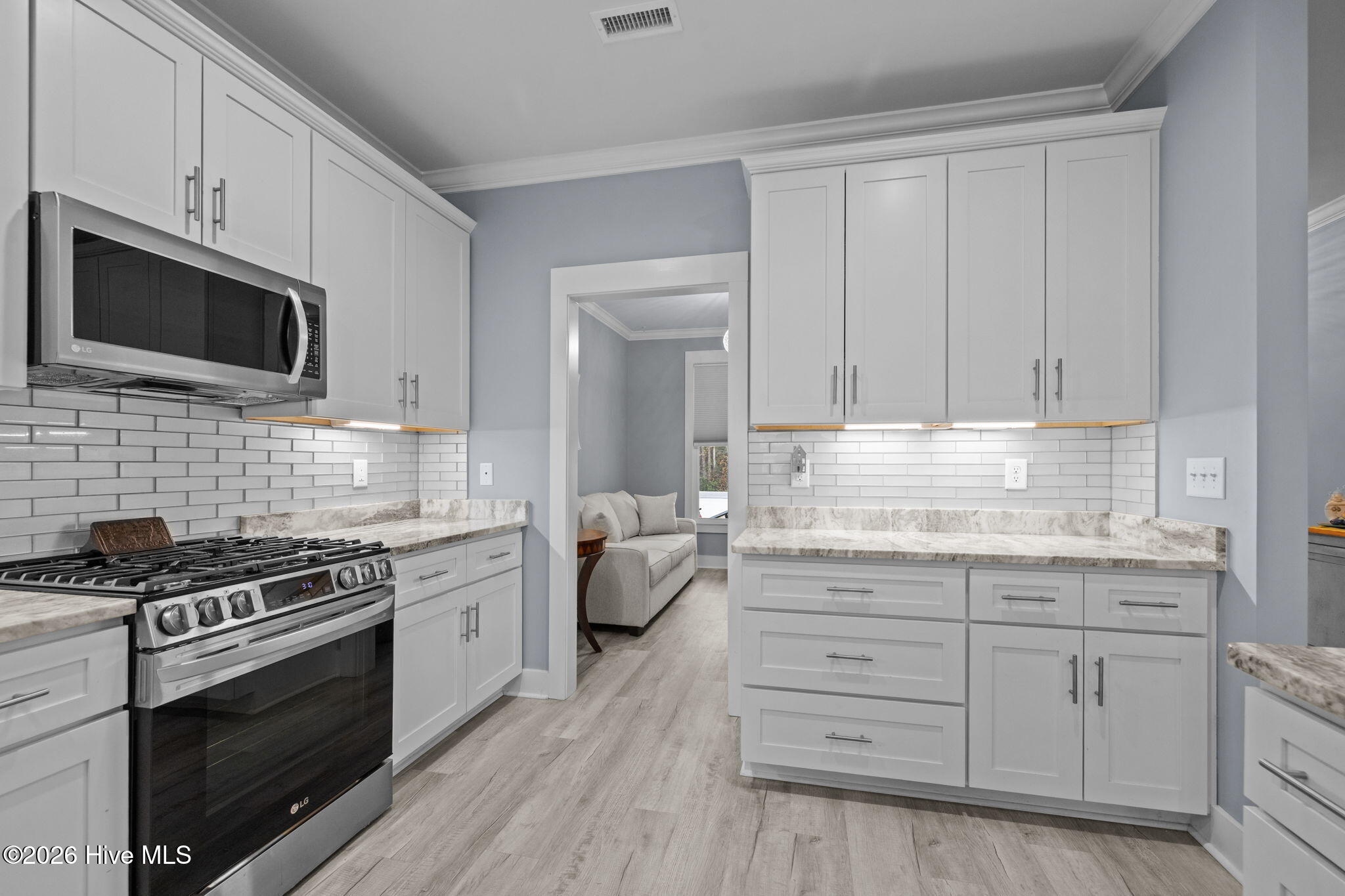 100549021 | Photo 17