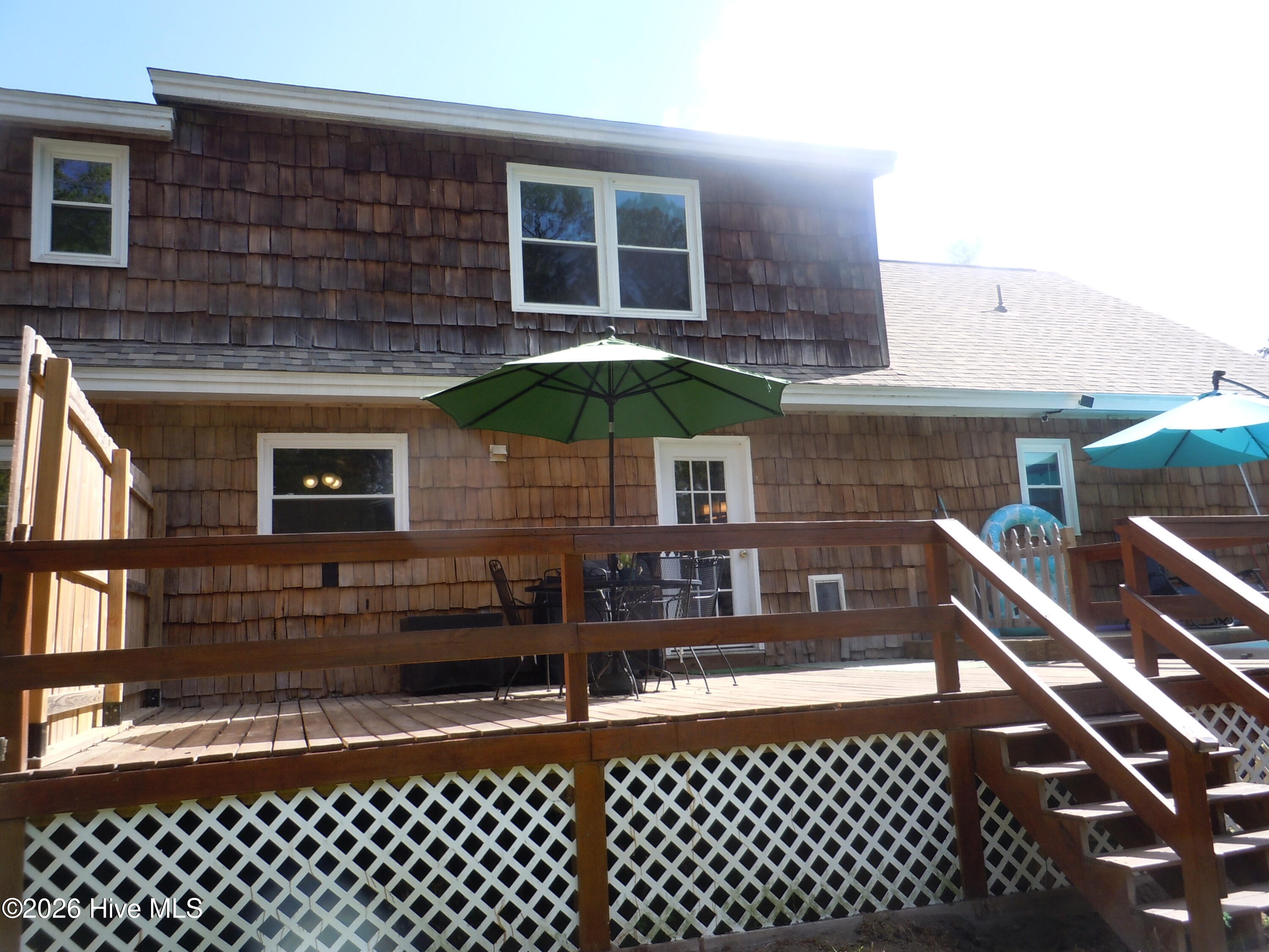 100565129 | Photo 76