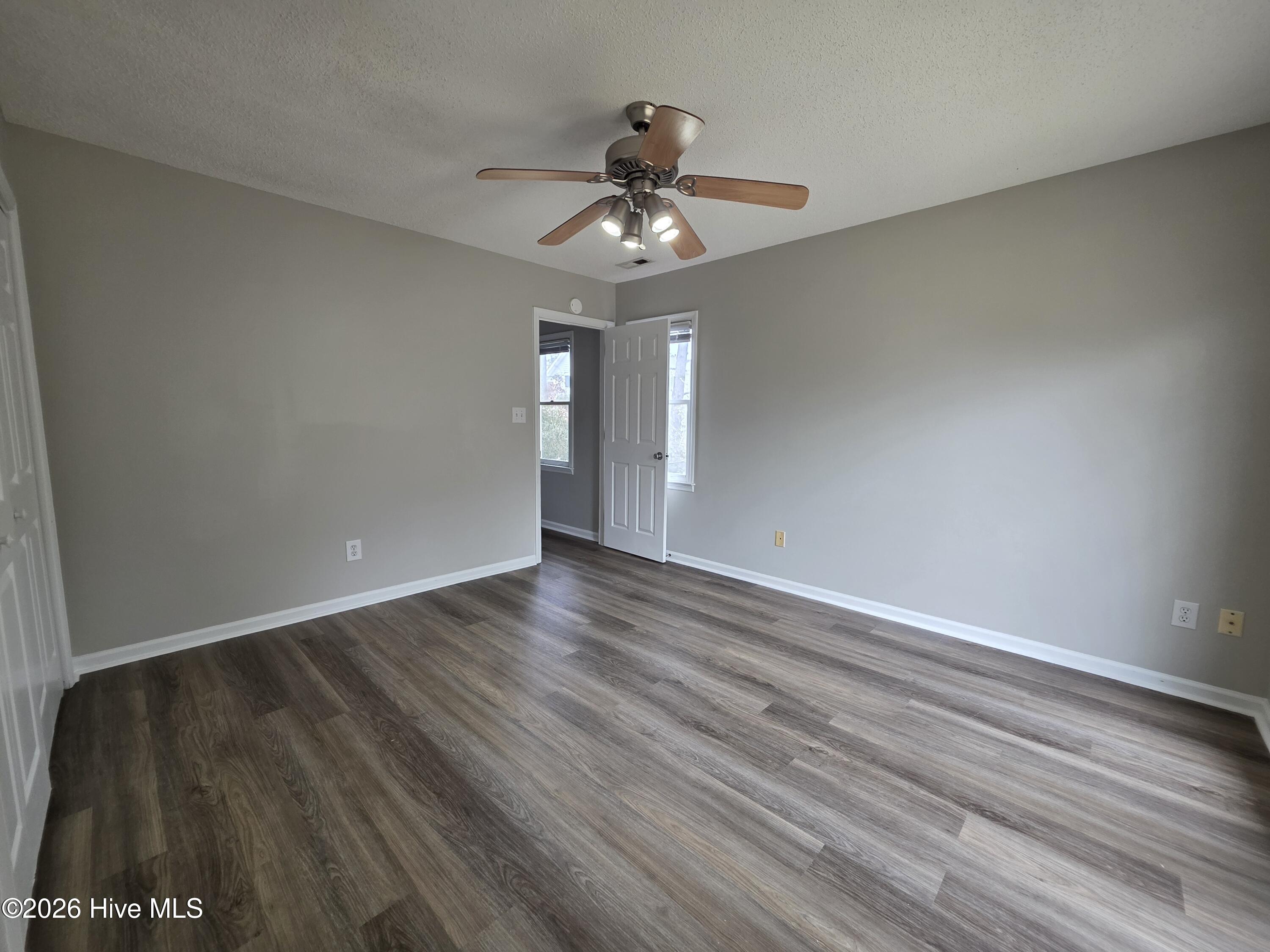 100555887 | Photo 10