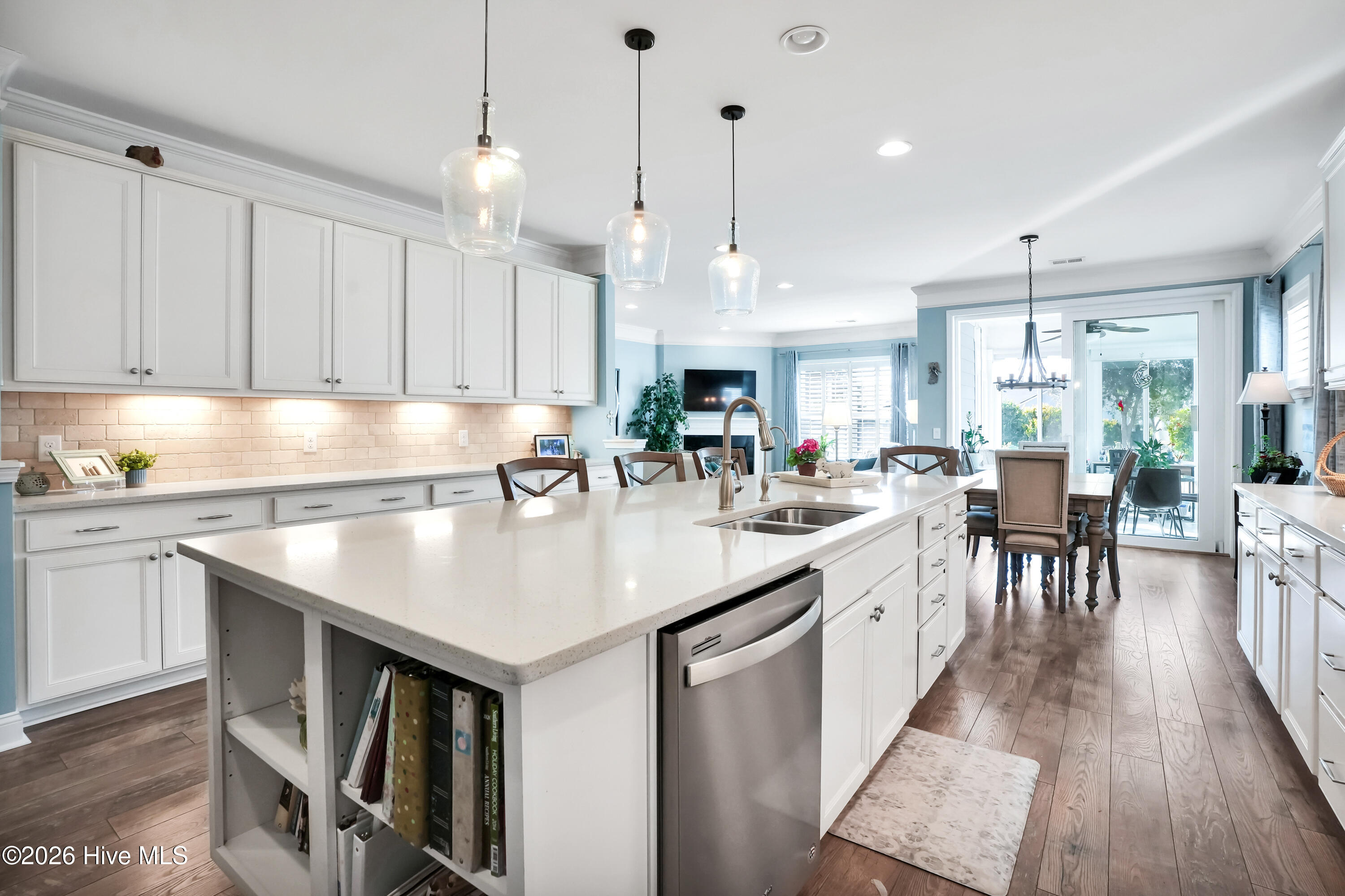 100555746 | Photo 15