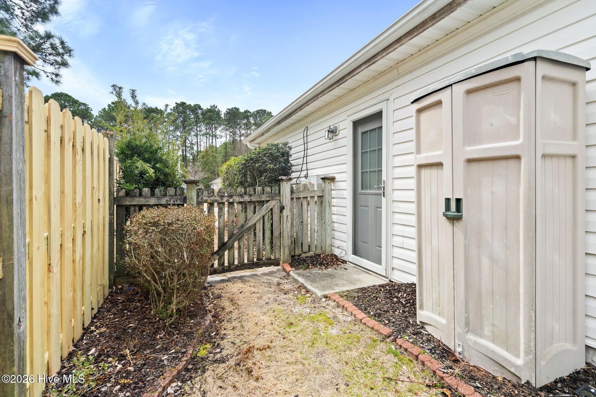 100558040 | Photo 42