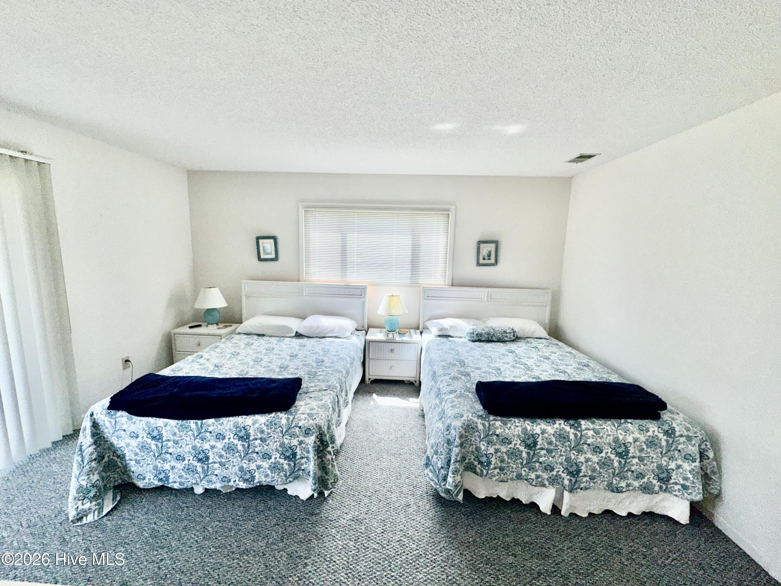 100562903 | Photo 11