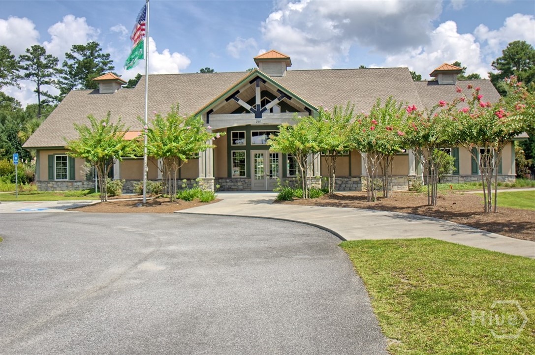 13 Twin Oaks Place