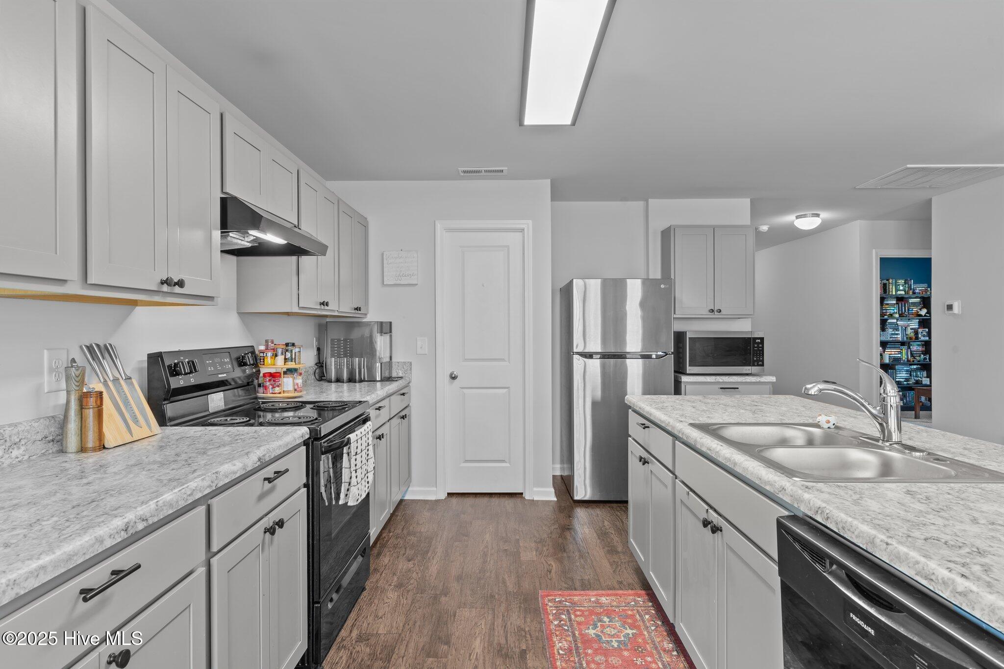 1696 W Coronado Avenue SE, Bolivia, NC 28422 – photo 7: 25-web-or-mls-BTS04056