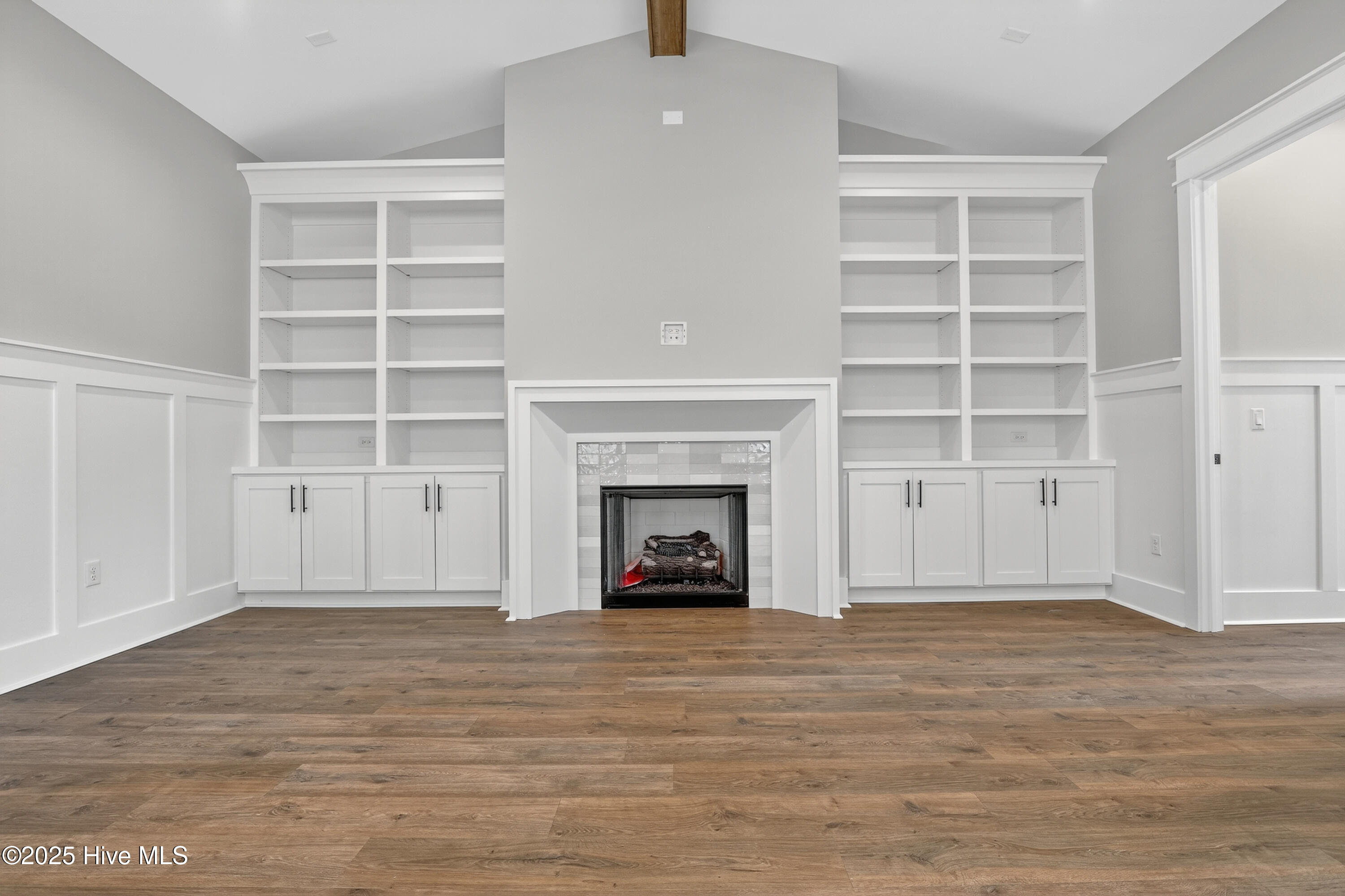 100546984 | Photo 13