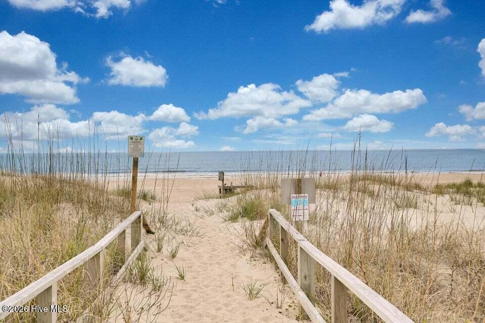 100549937 | Photo 53