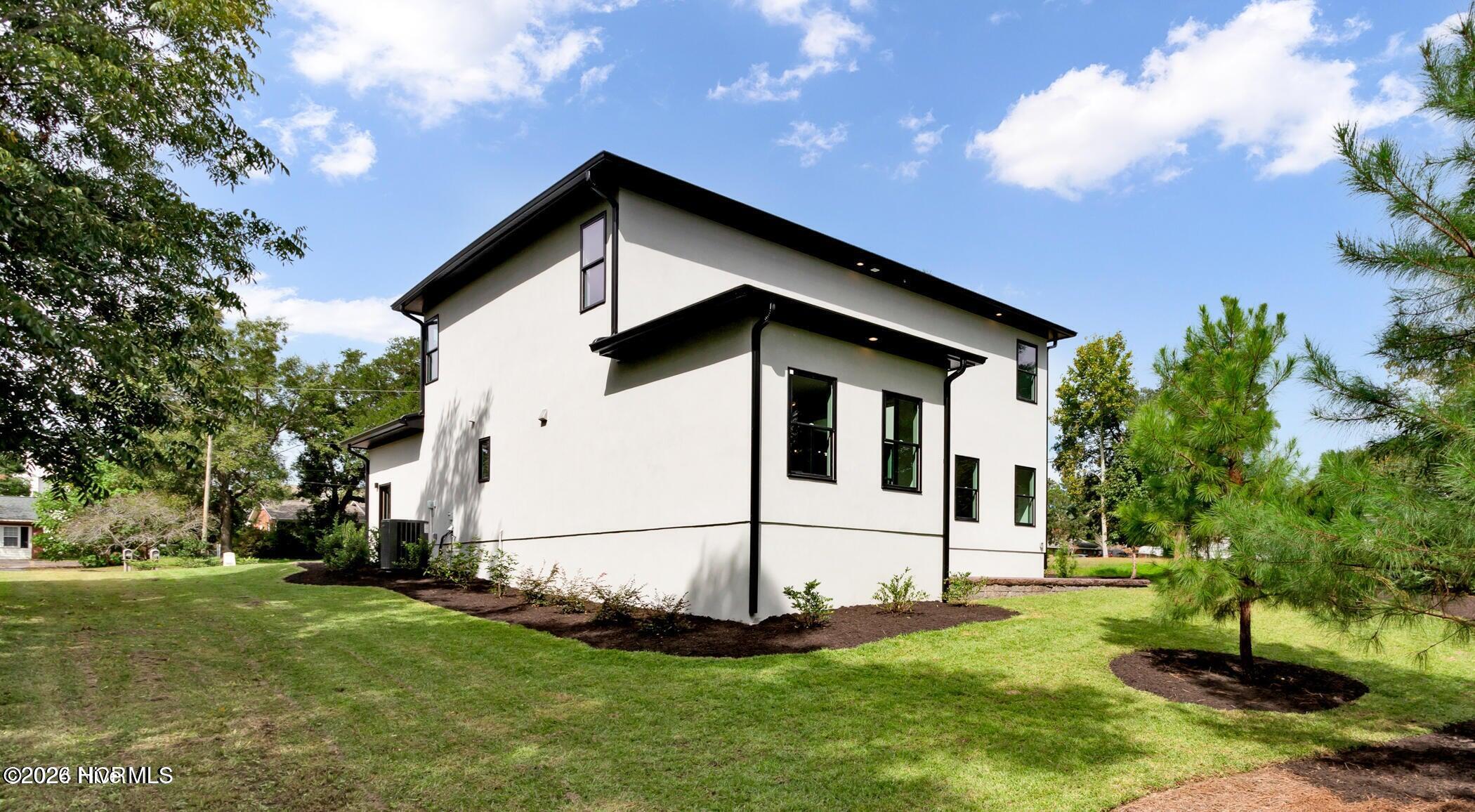 100551048 | Photo 32