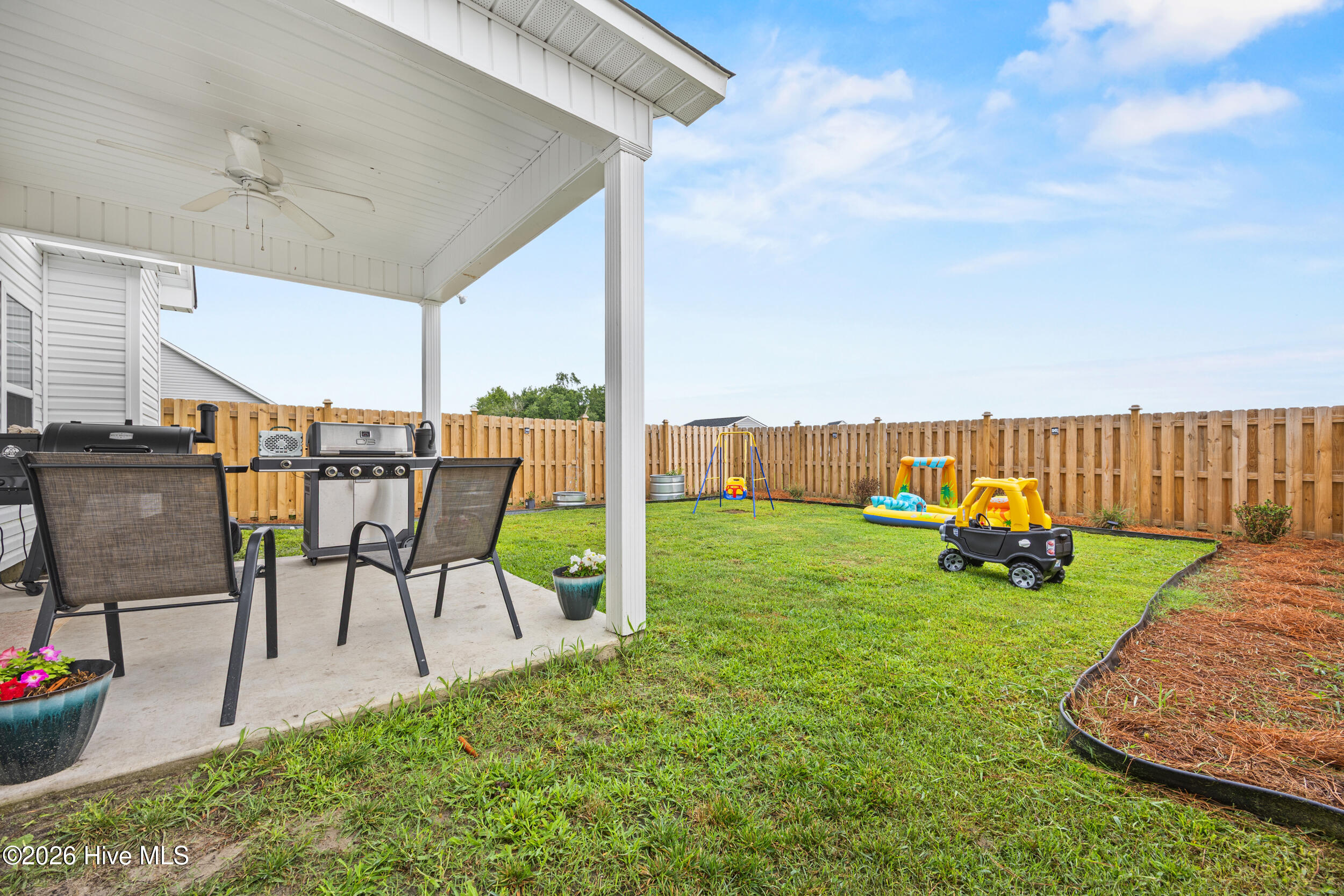 100585811 | Photo 46