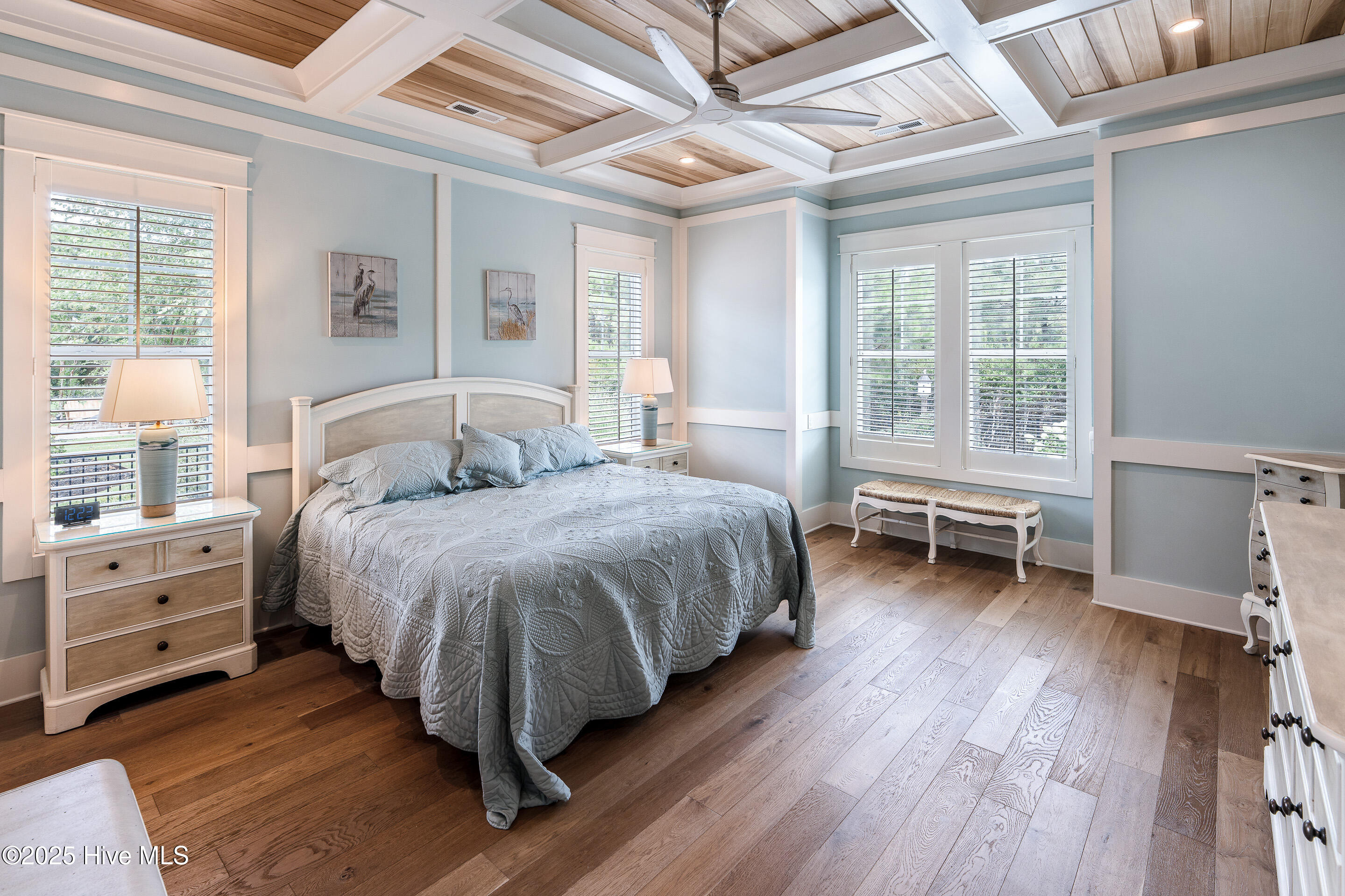 100554295 | Photo 23