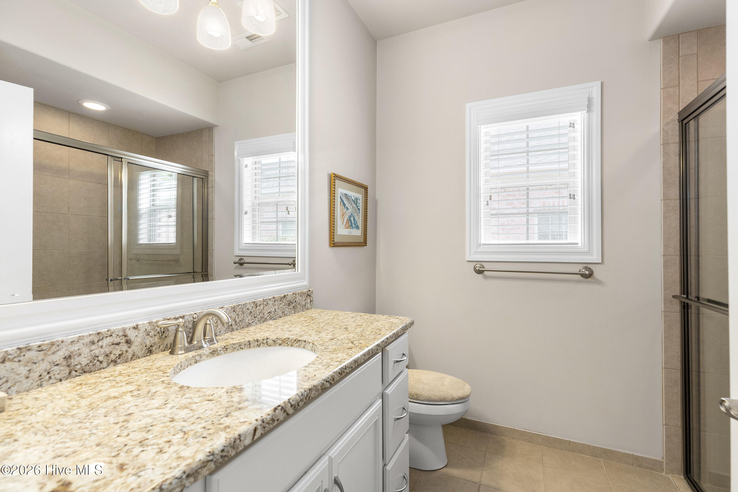 100563471 | Photo 35