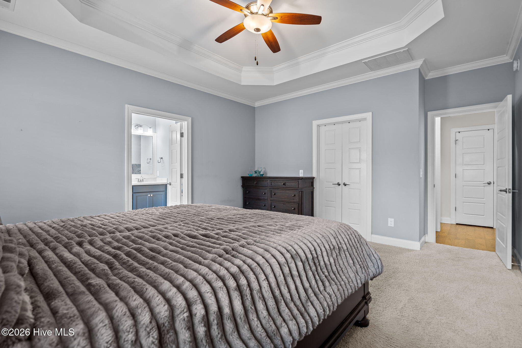 100548137 | Photo 27