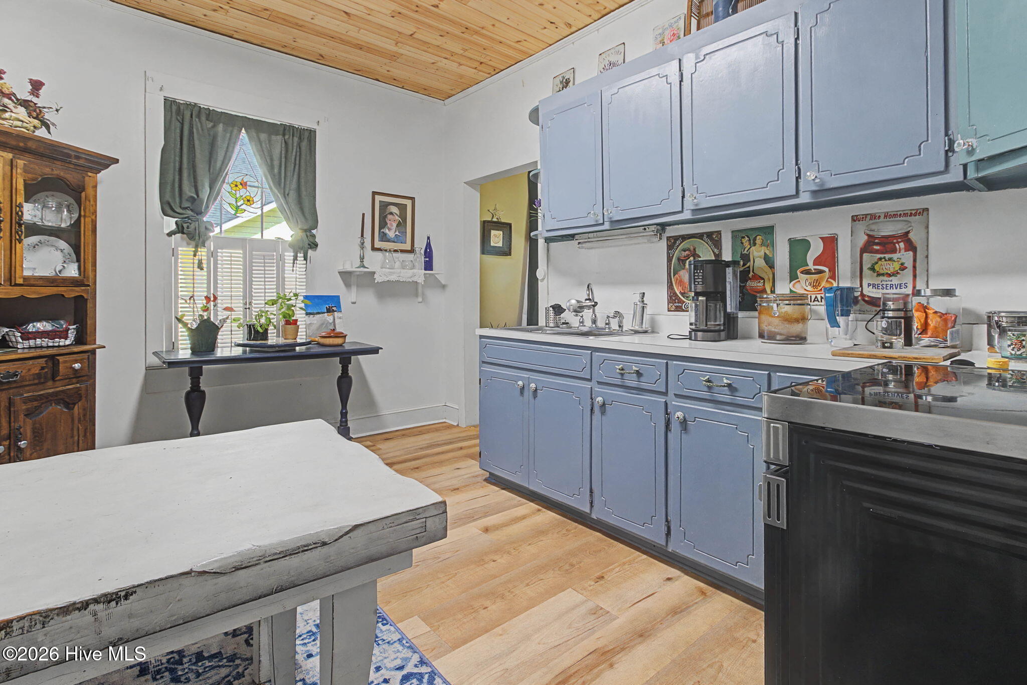 100556985 | Photo 10