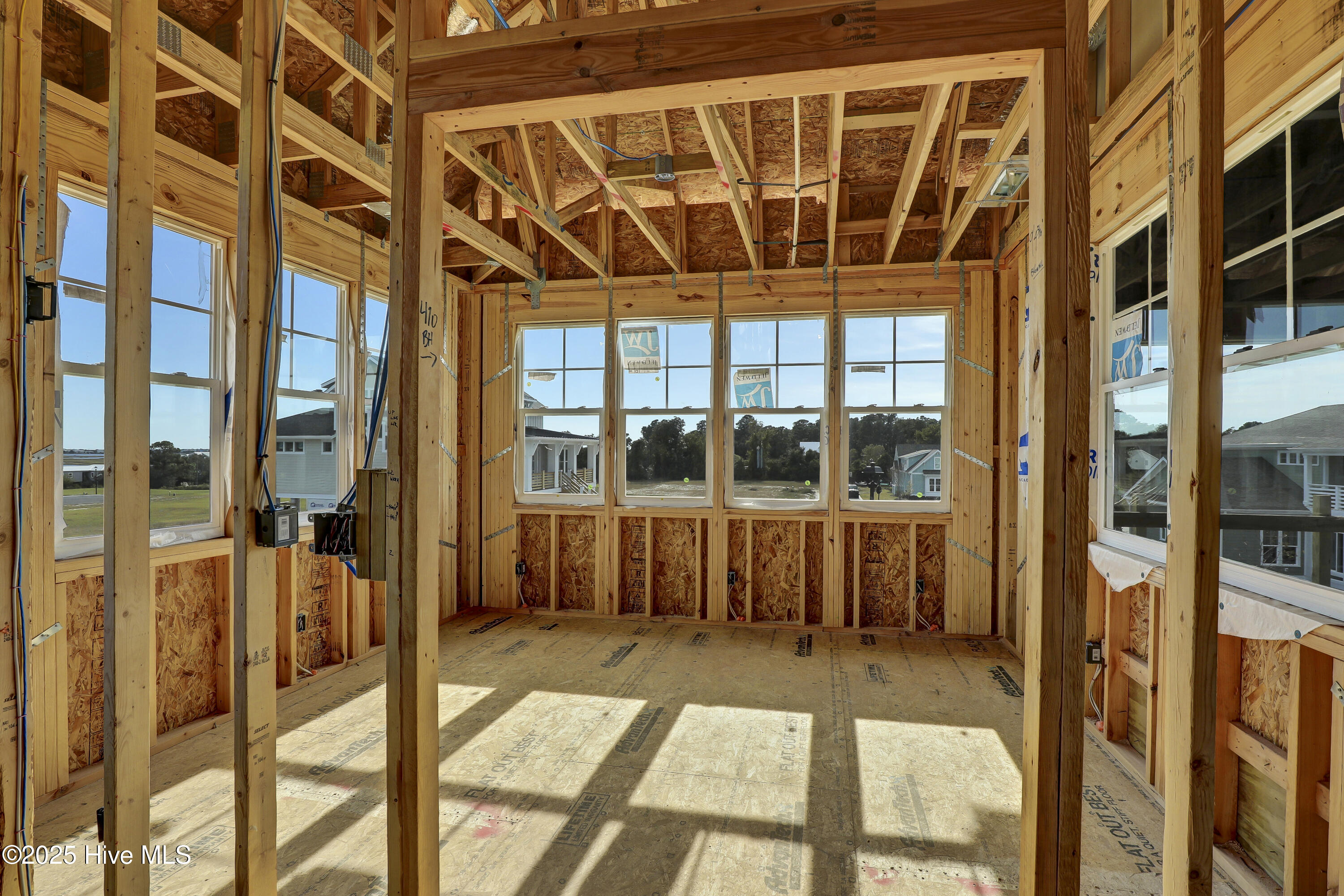 100539864 | Photo 19