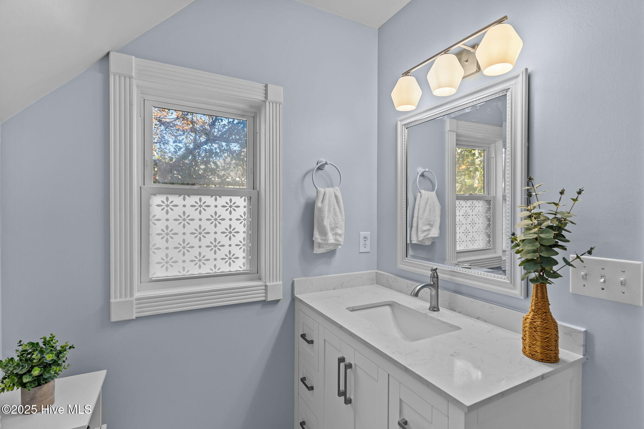 100539948 | Photo 25