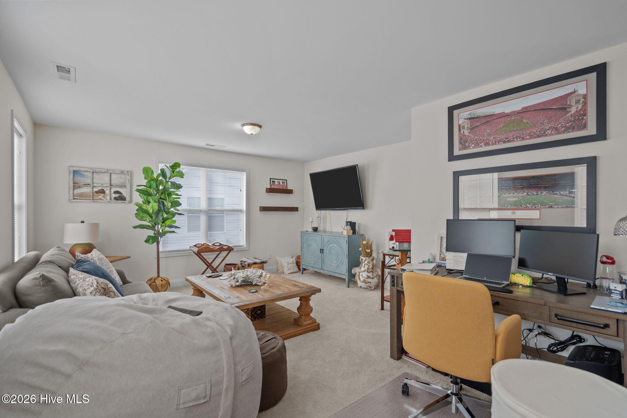 100548714 | Photo 25