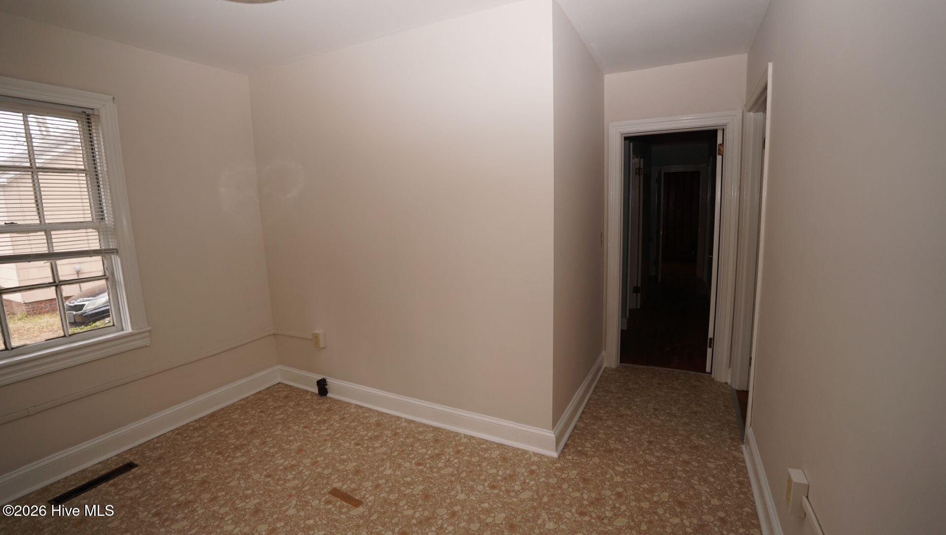 100547653 | Photo 23