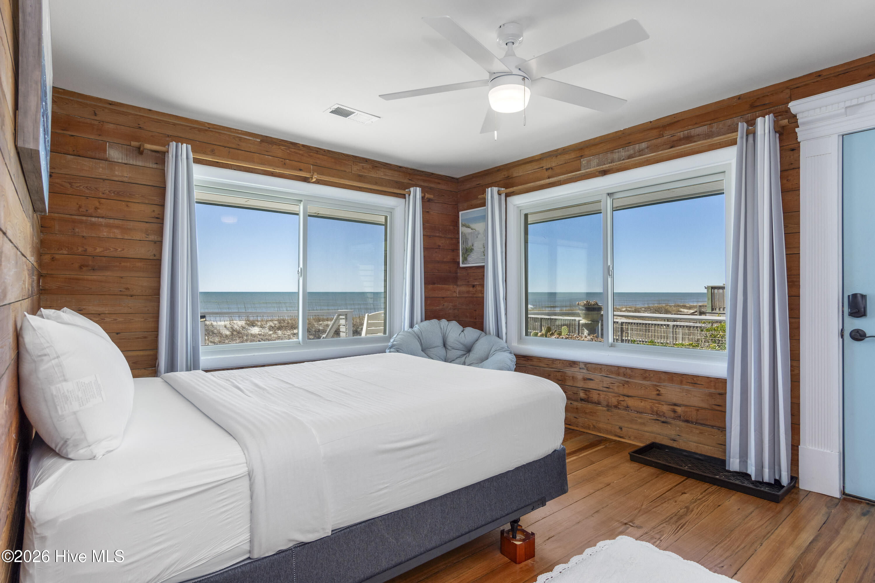 100553292 | Photo 33